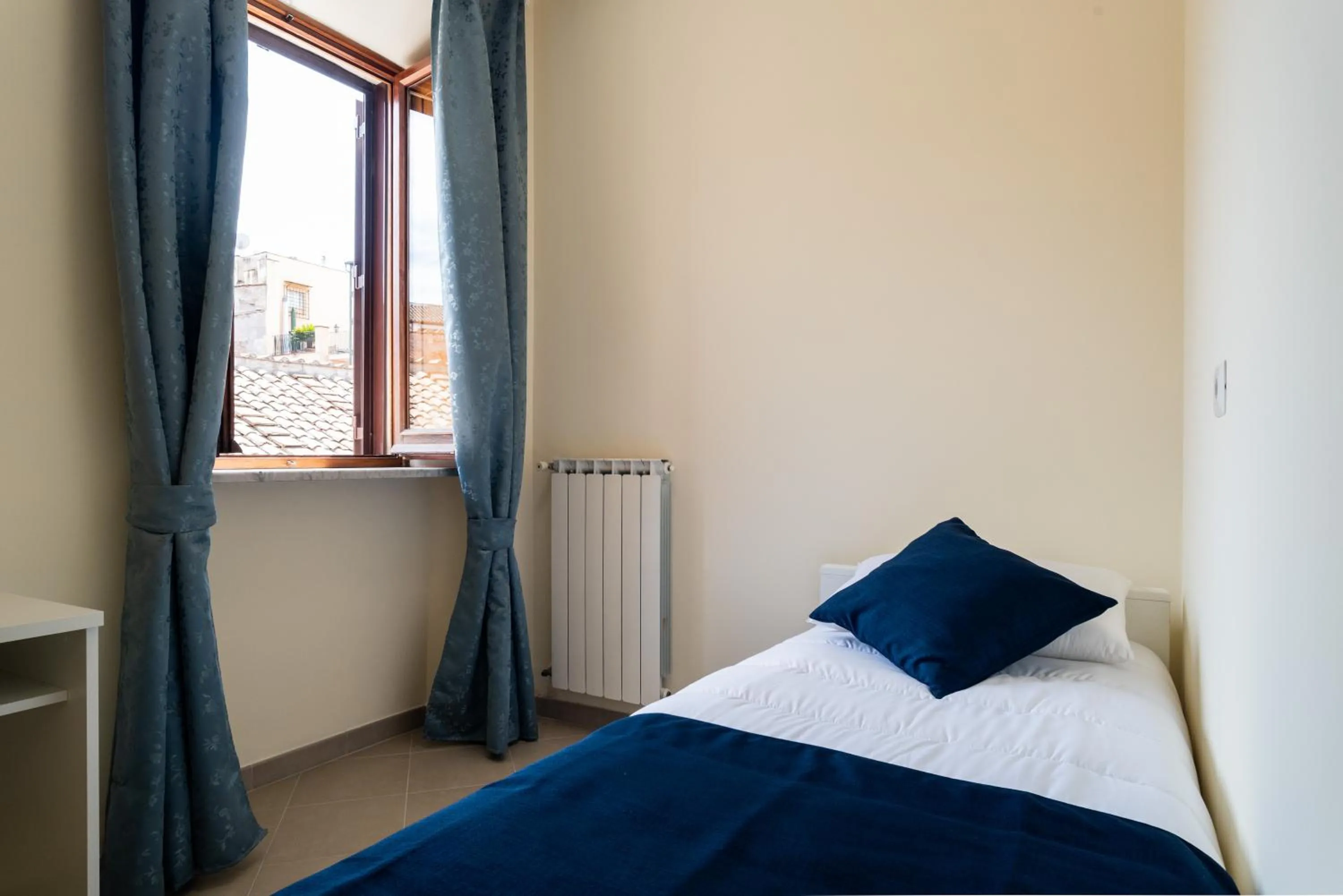 Bedroom, Bed in Minerva Monks Inn