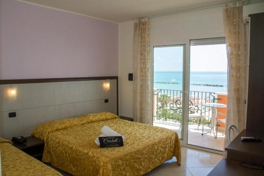 Balcony/Terrace, Bed in Hotel Cristall