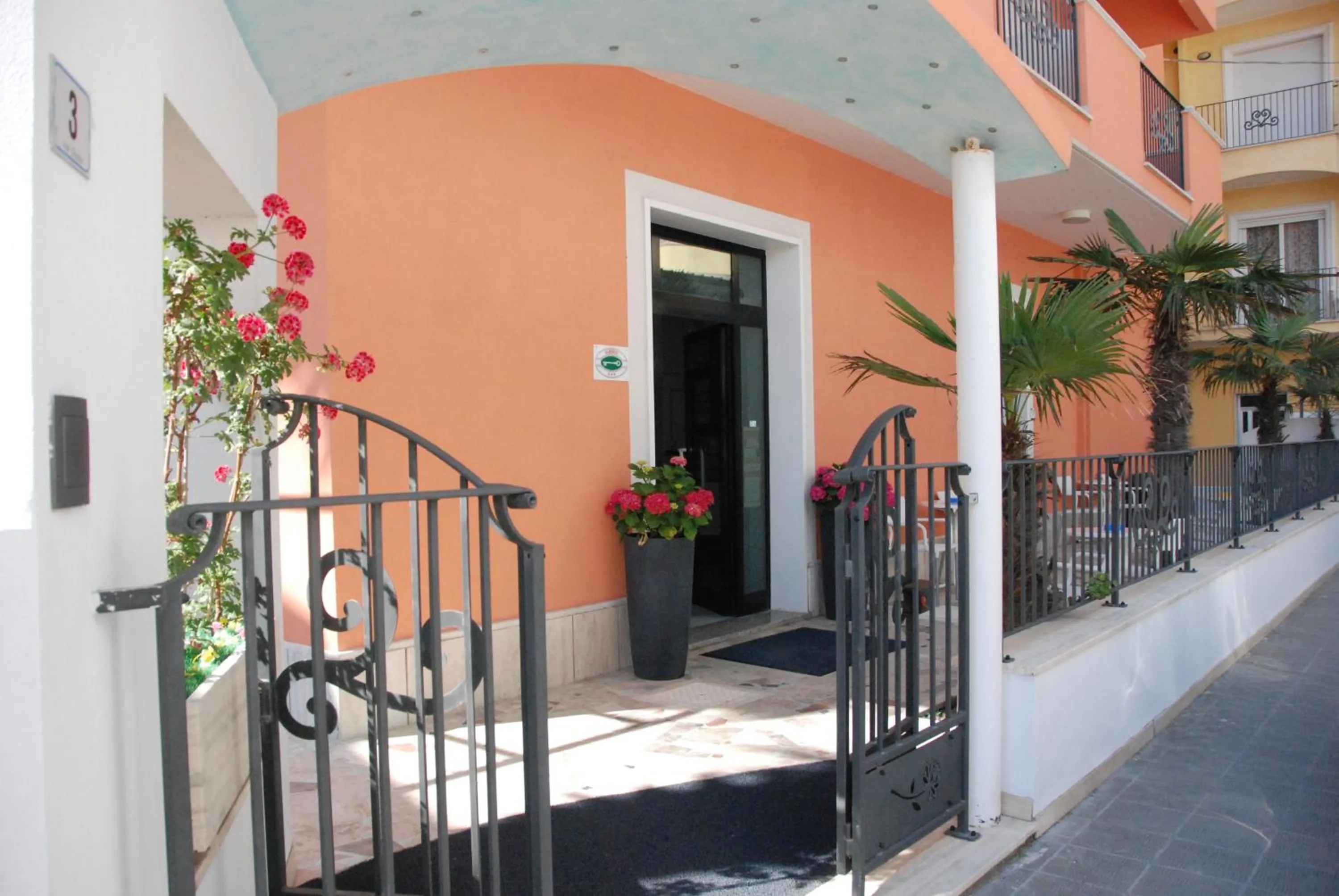 Facade/entrance in Hotel Cristall