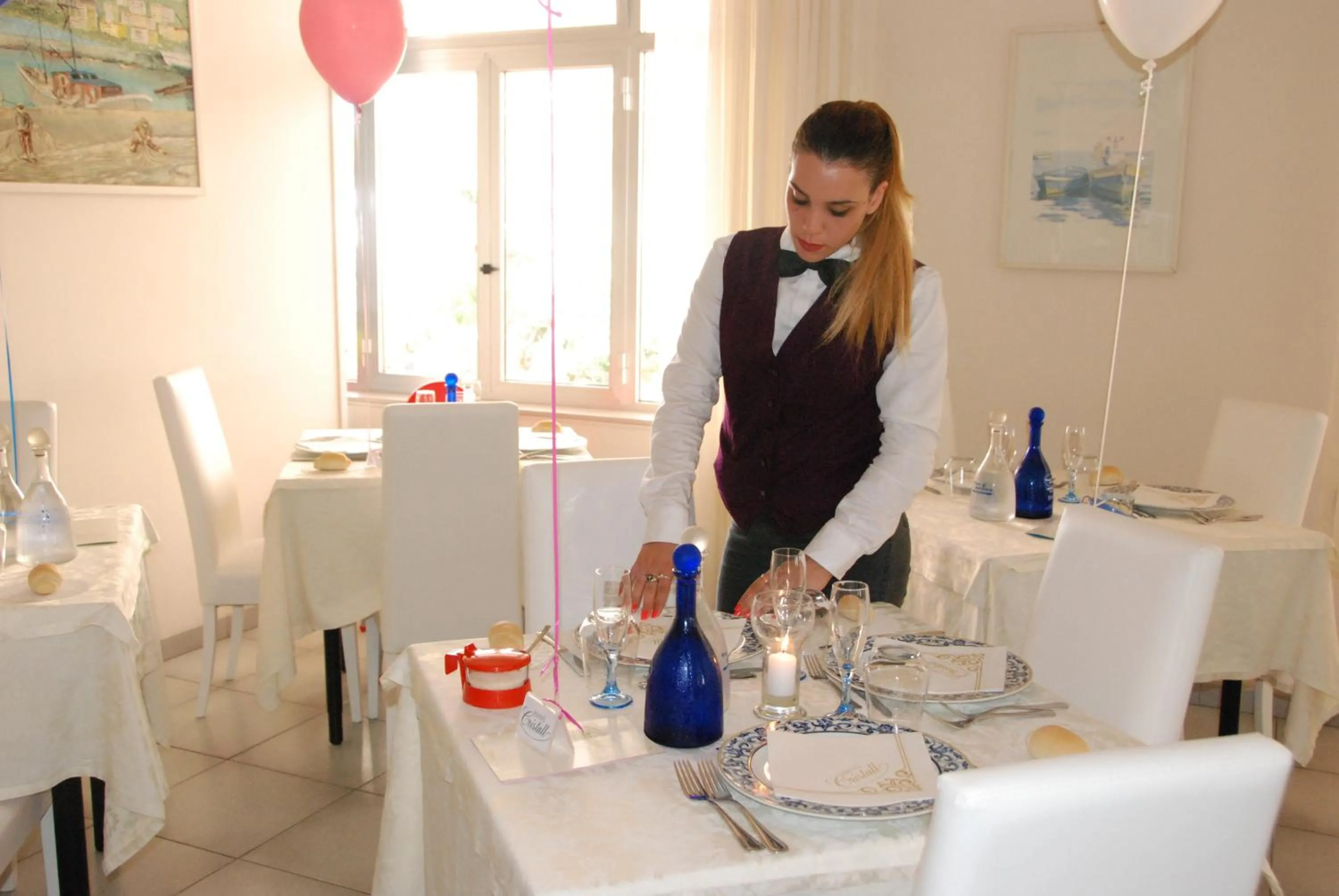 Restaurant/places to eat in Hotel Cristall