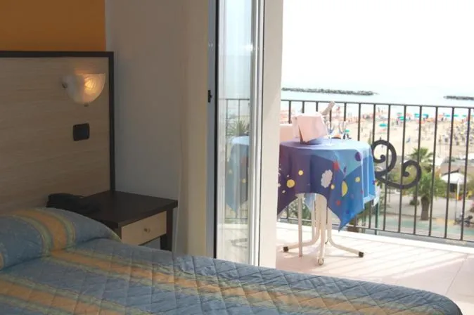 Bedroom, Bed in Hotel Cristall