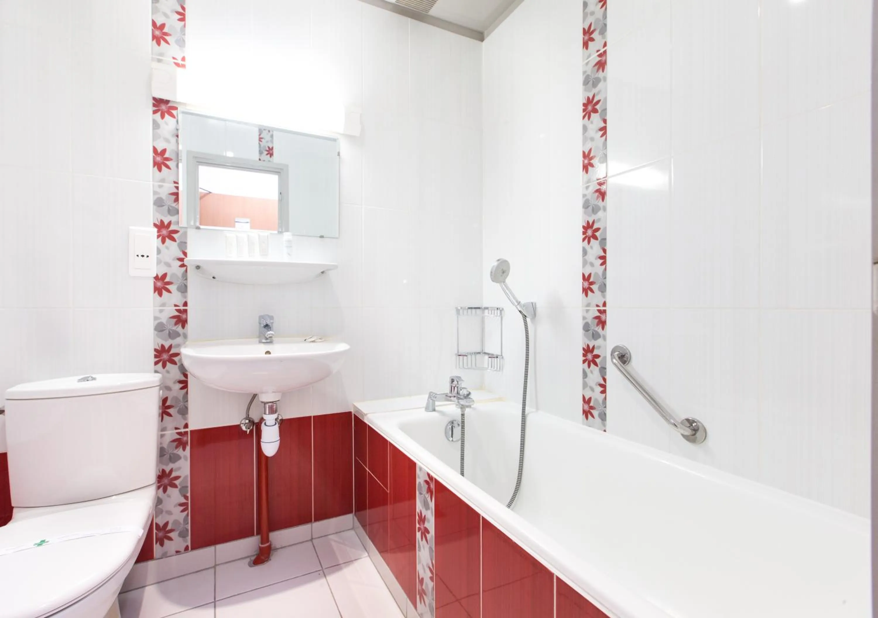 Bath in HOTEL DE PARIS MONTPARNASSE