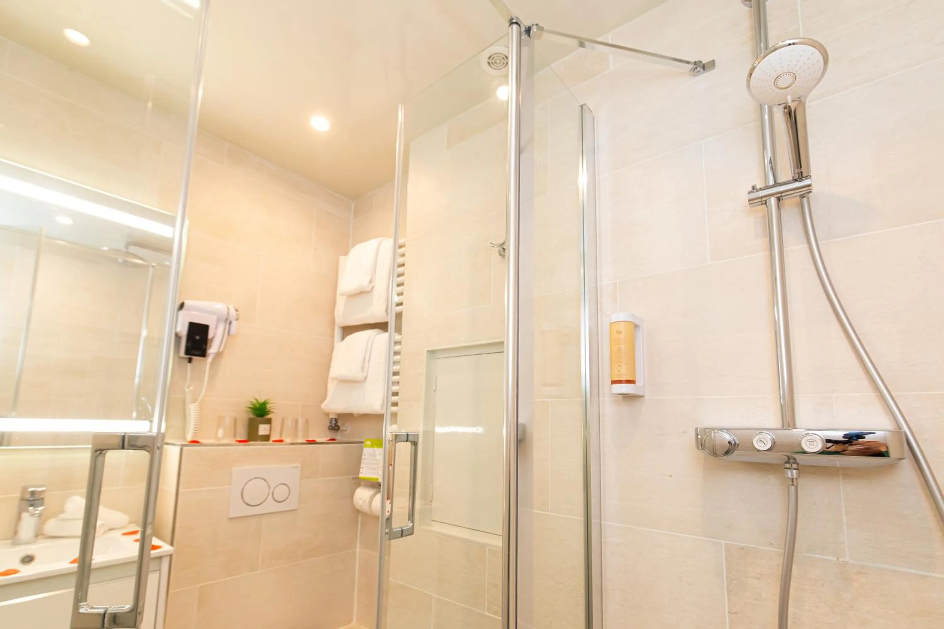 HOTEL DE PARIS MONTPARNASSE