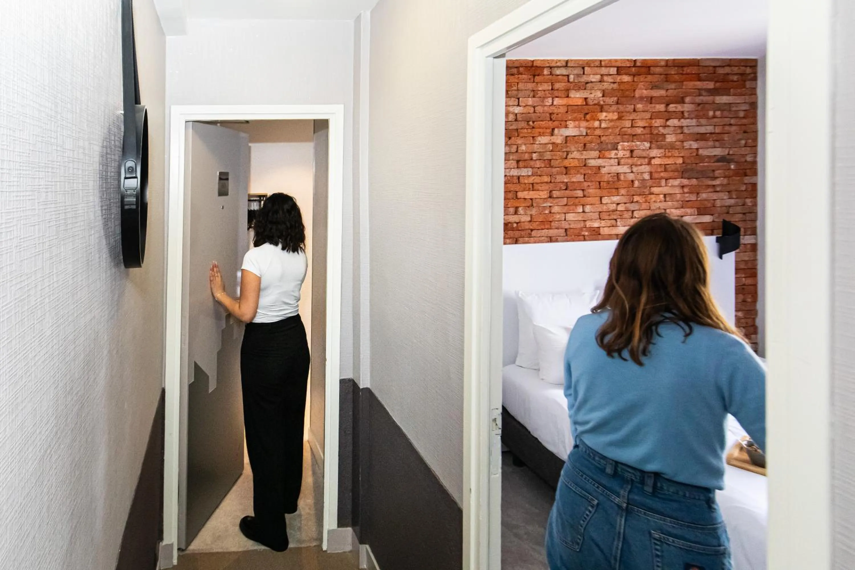 Property building, Bed in HOTEL DE PARIS MONTPARNASSE