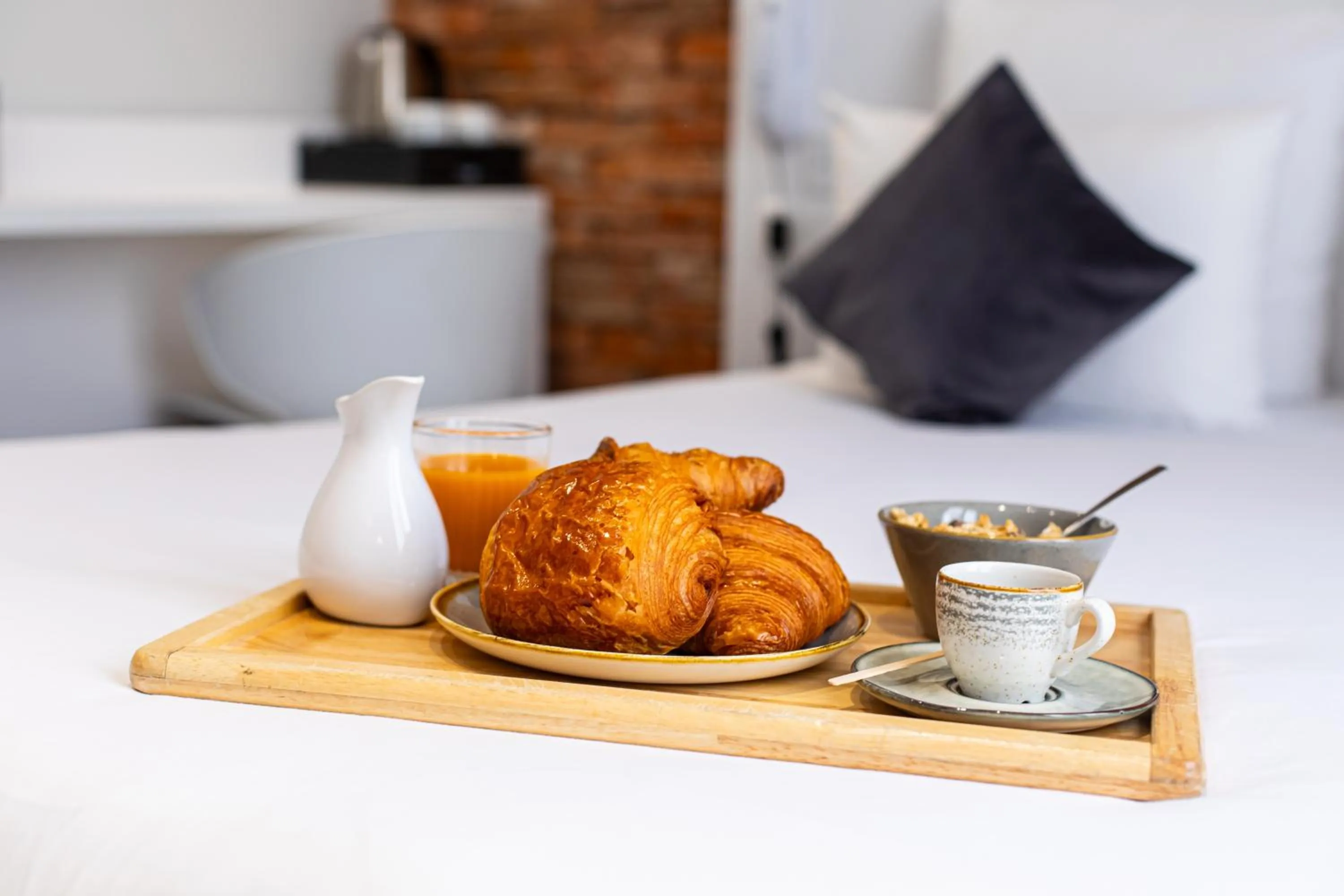Breakfast in HOTEL DE PARIS MONTPARNASSE