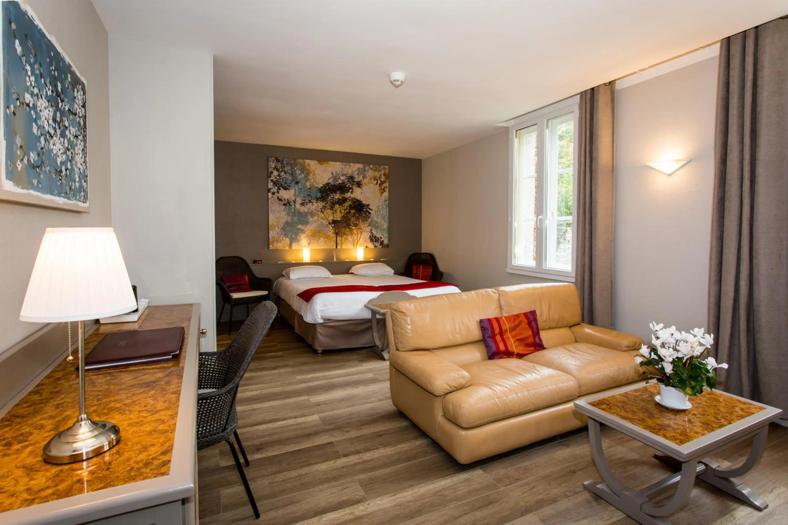 Photo of the whole room in Hotel Les Ursulines