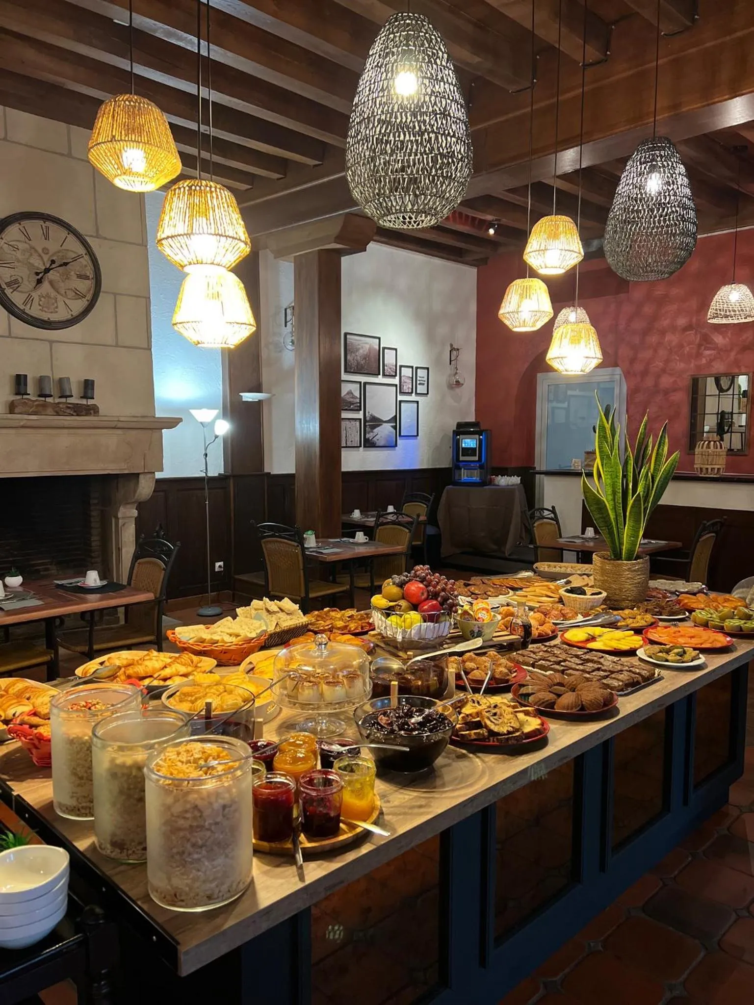 Breakfast in Hotel Les Ursulines