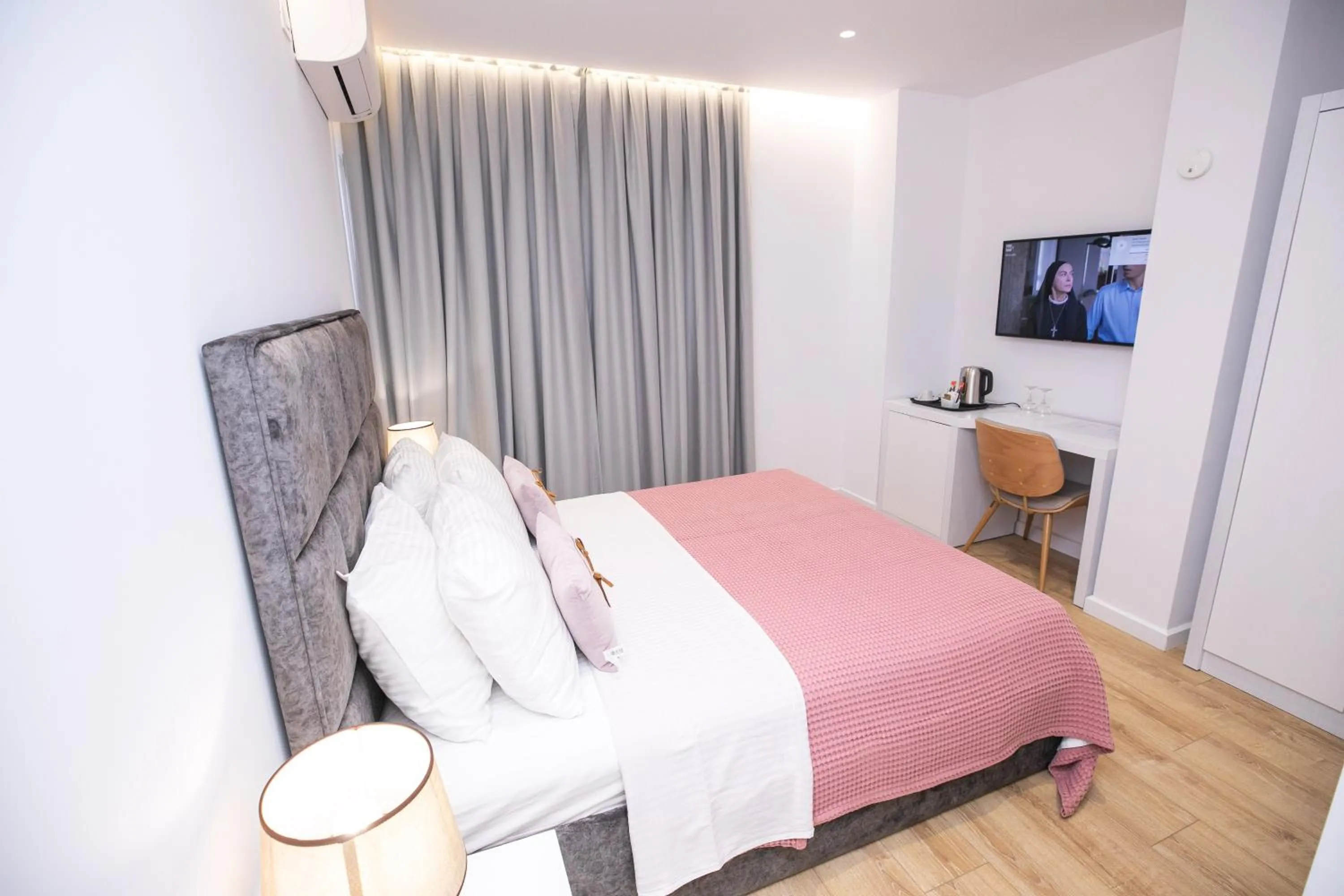 Bedroom, Bed in Hotel Elior