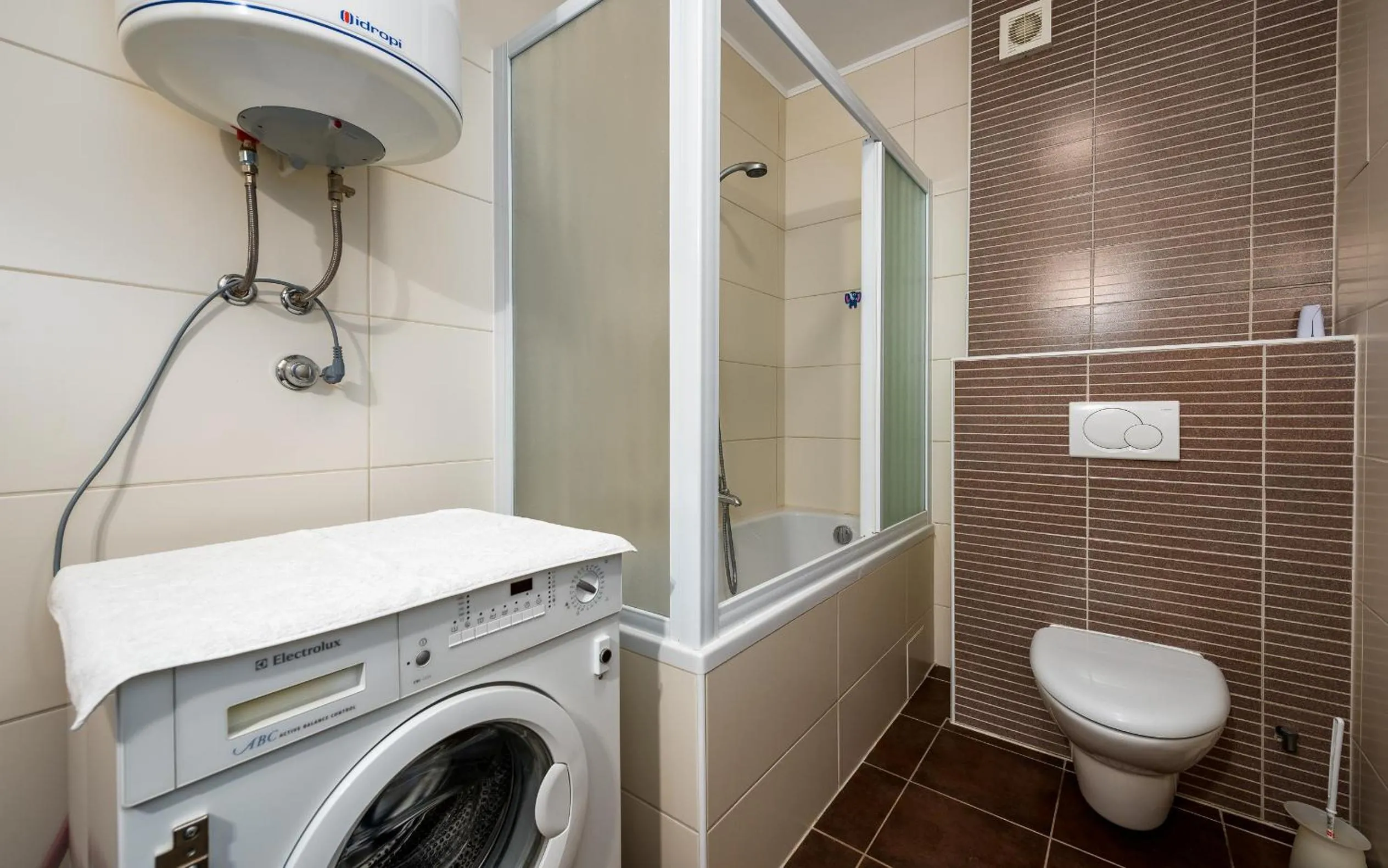 Toilet in Adria Apartments