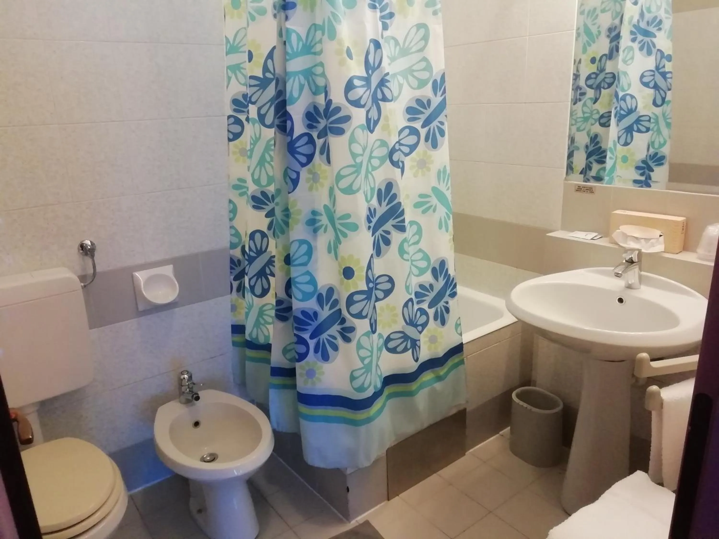 Bathroom in Hotel Rezia Valtellina