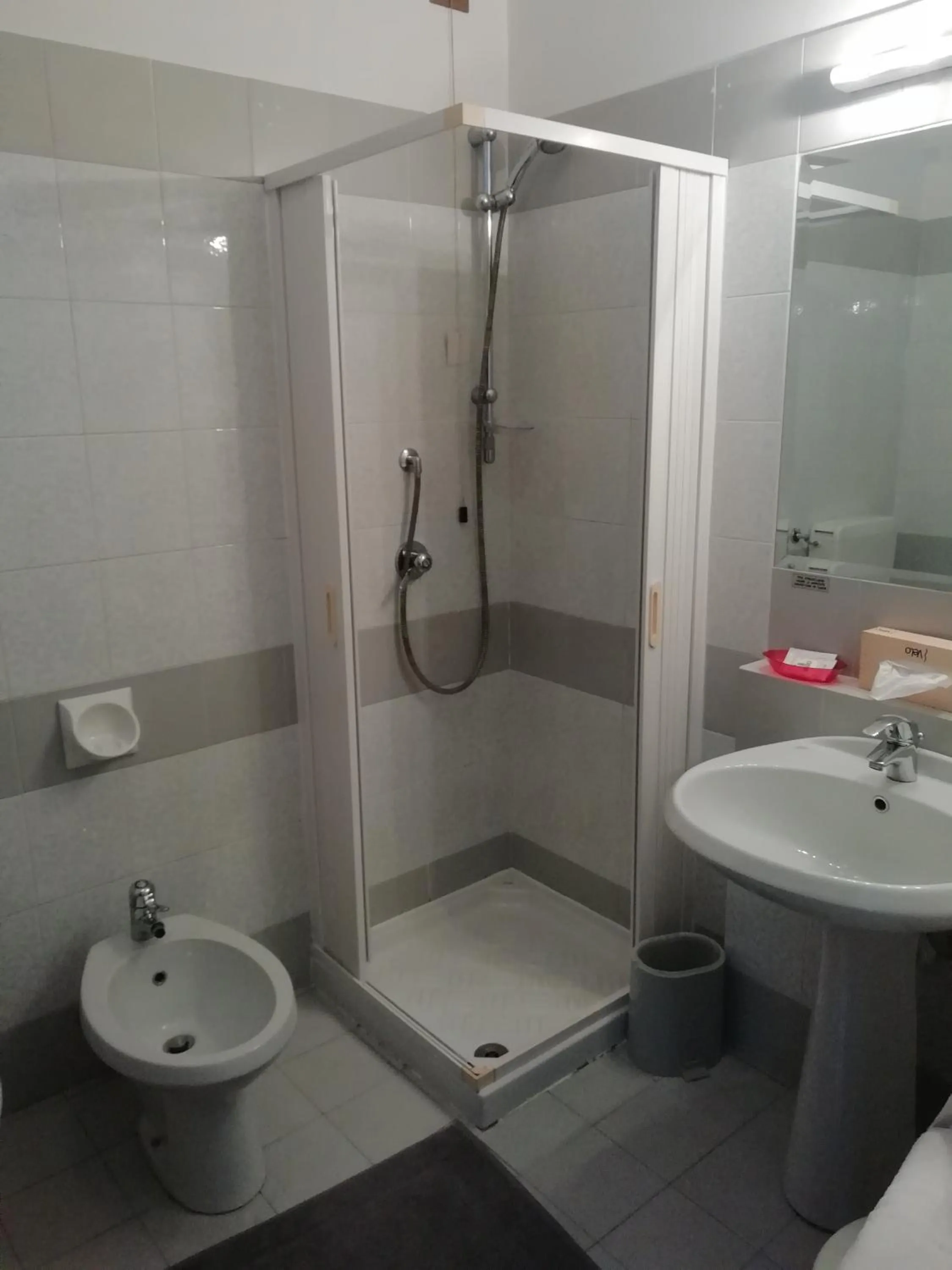 Bathroom in Hotel Rezia Valtellina