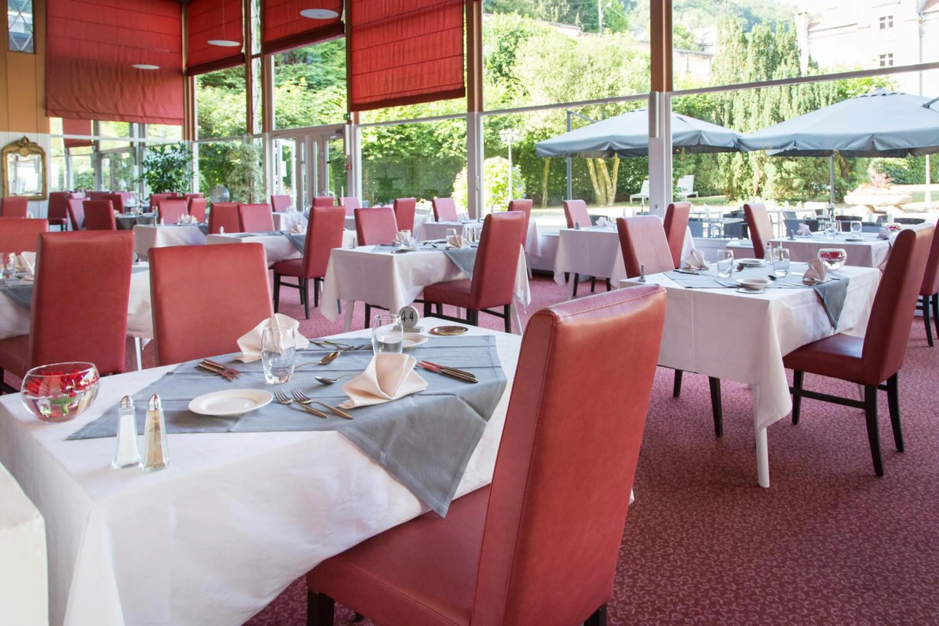 Restaurant/places to eat in Le Grand Hotel de Plombières by Popinns