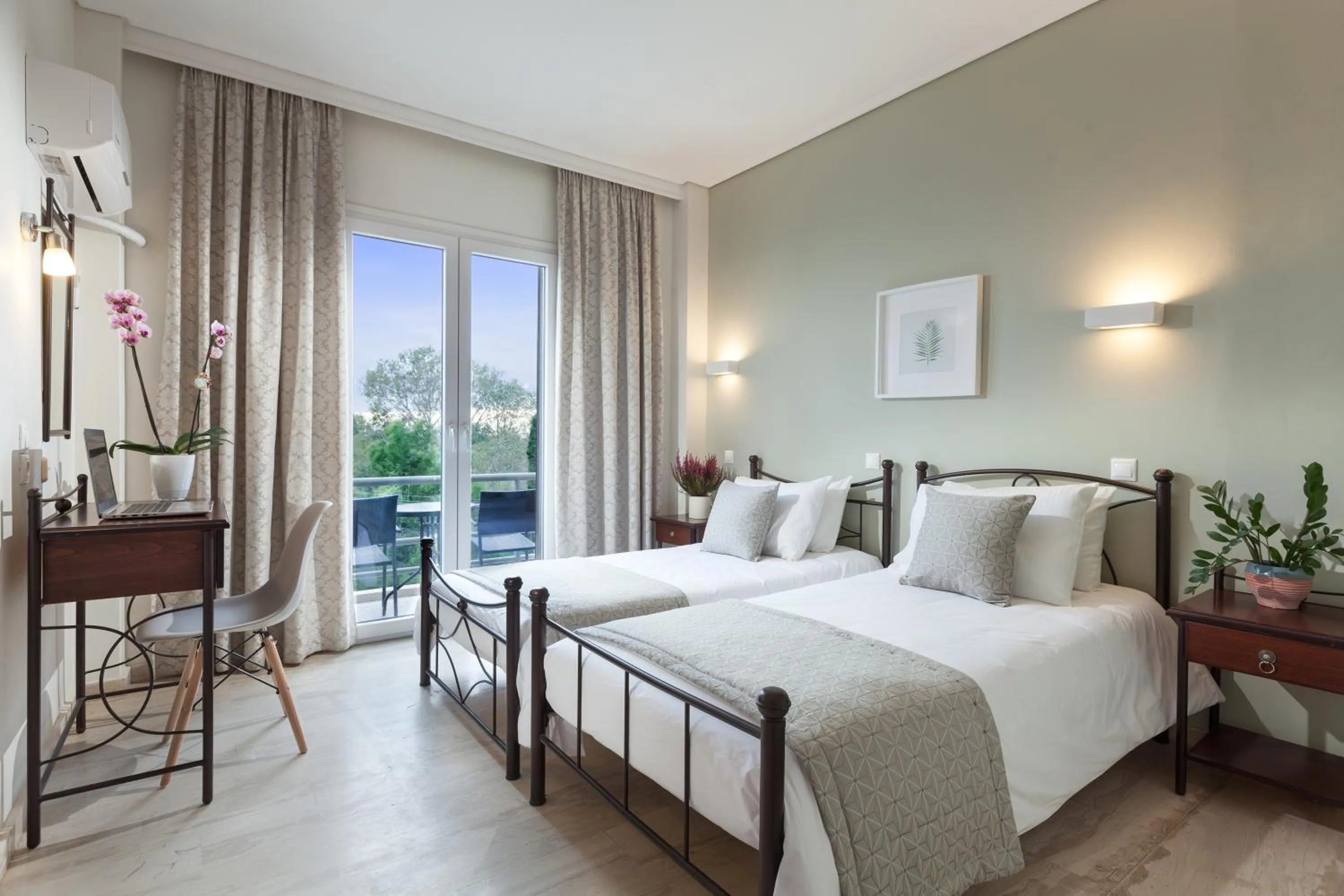 Bed in Minavra Hotel