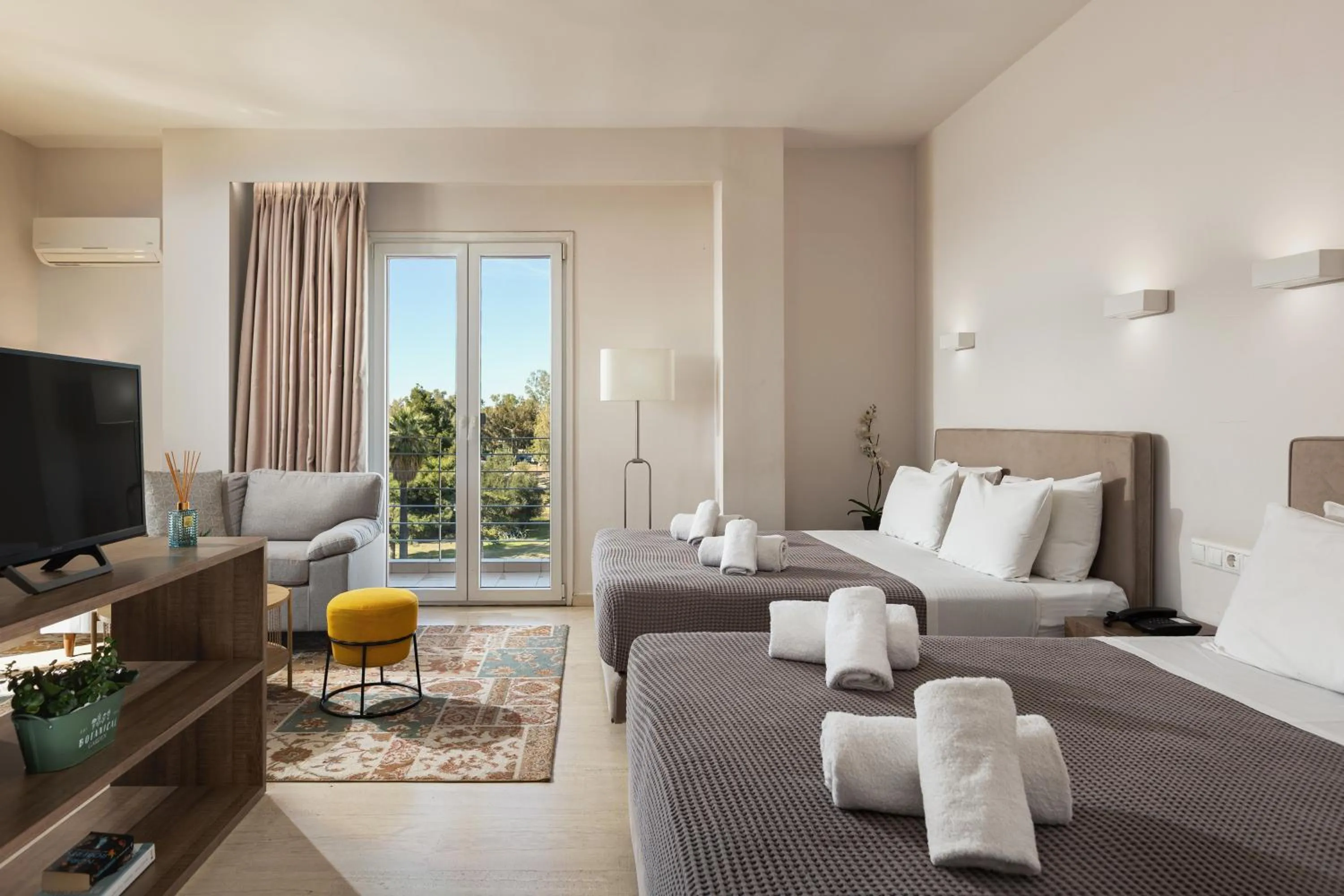 Bed in Minavra Hotel