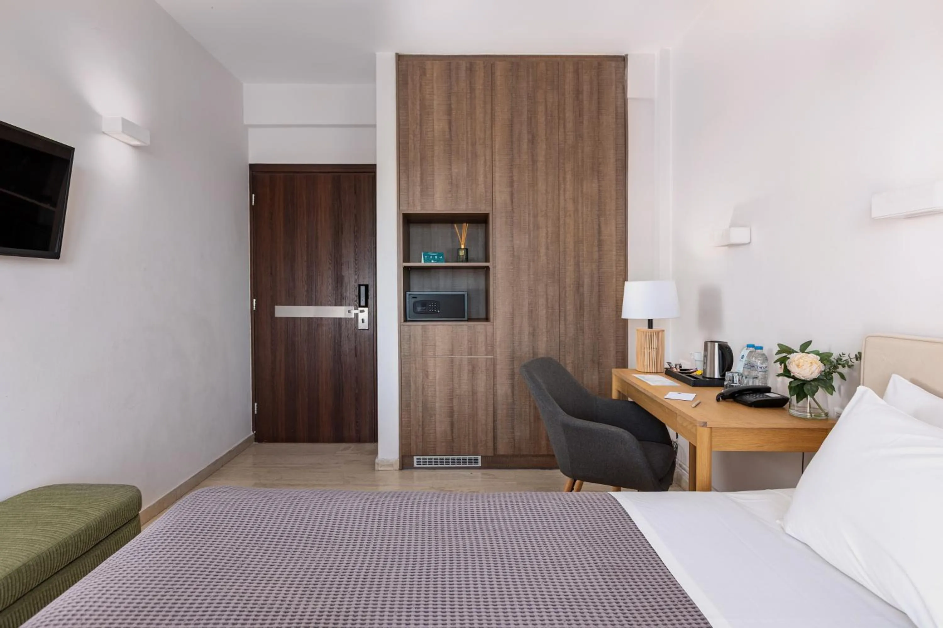 Bed in Minavra Hotel