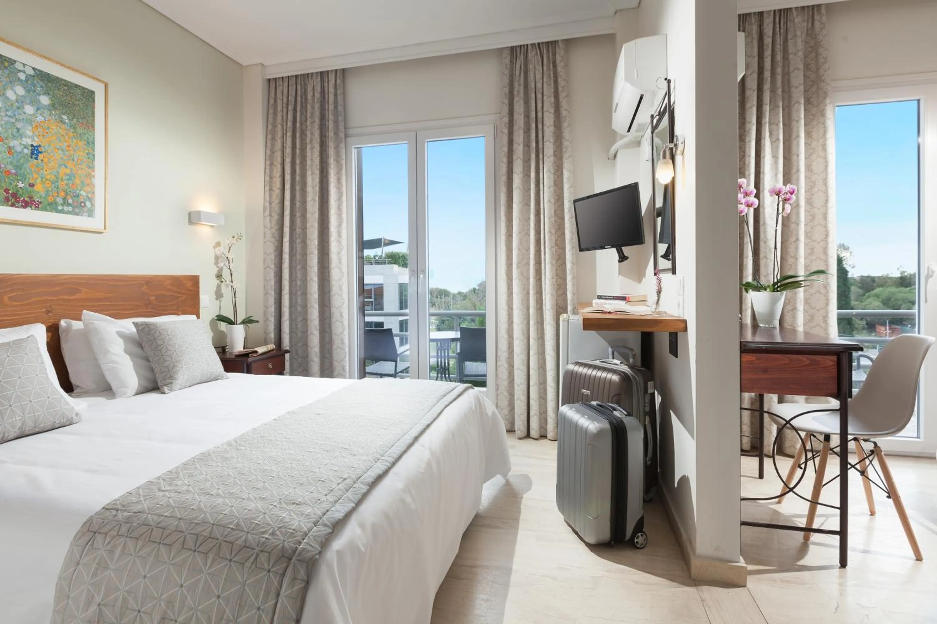 Bed in Minavra Hotel