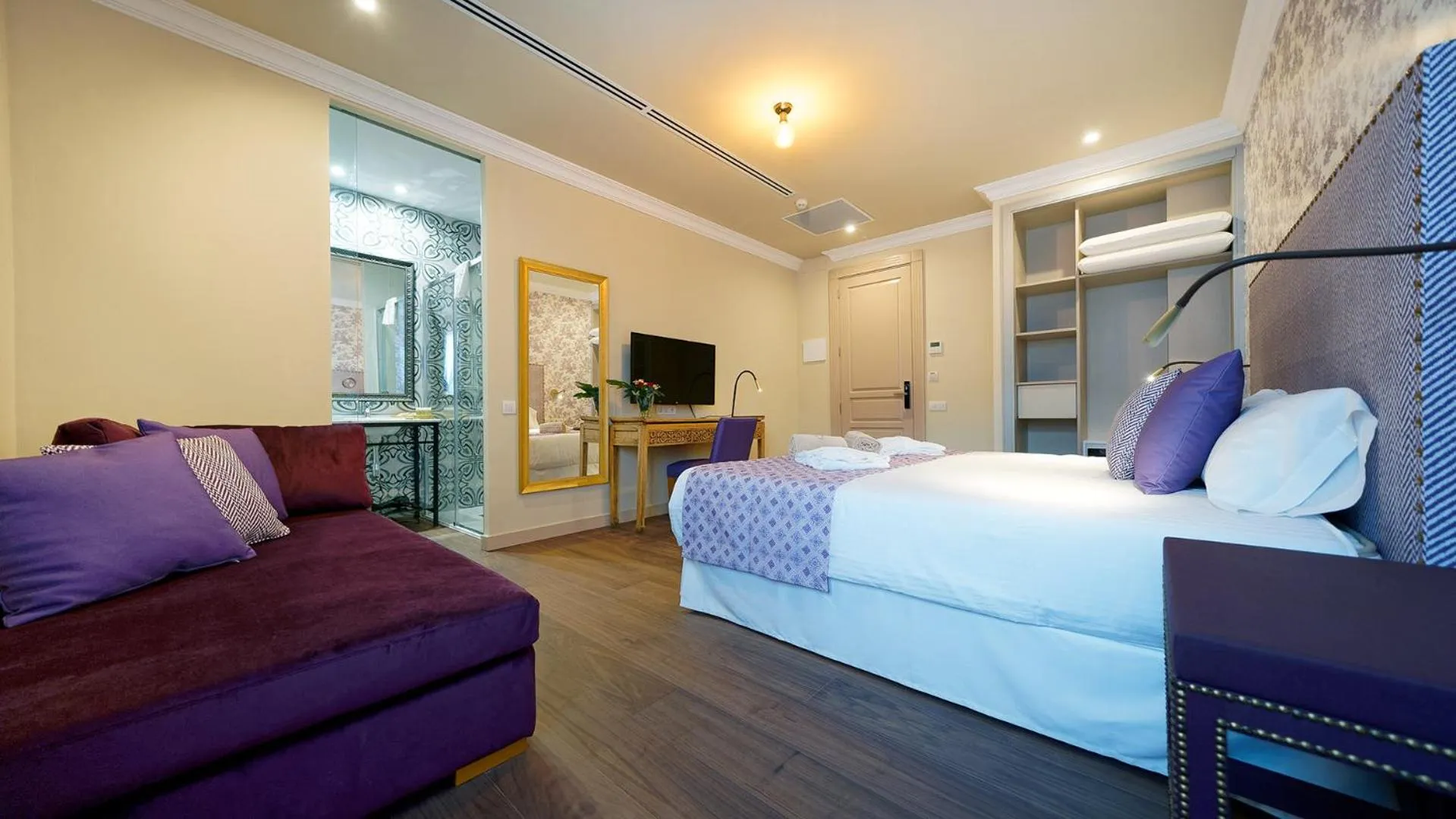 Bedroom, Bed in Hotel Emblemático Agáldar