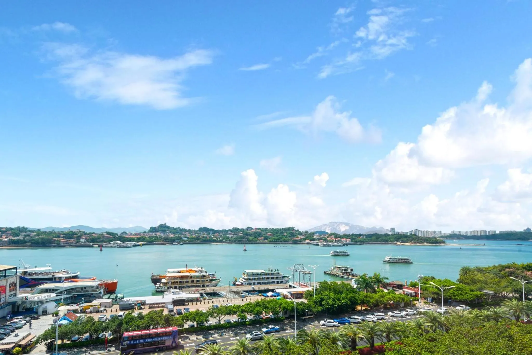 Photo of the whole room in Hotel Indigo Xiamen Harbour by IHG