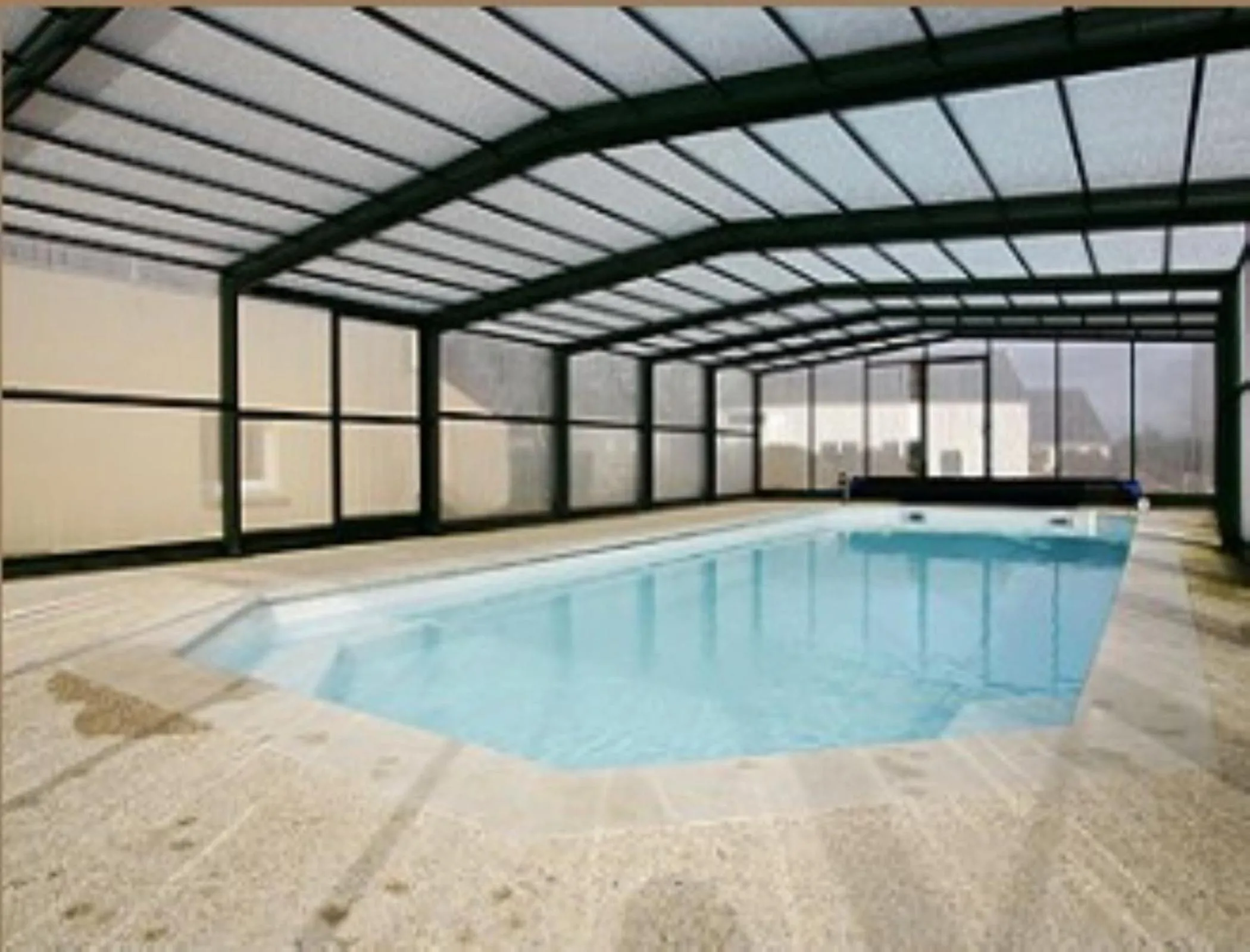 Swimming pool in Auberge Saint Hernin
