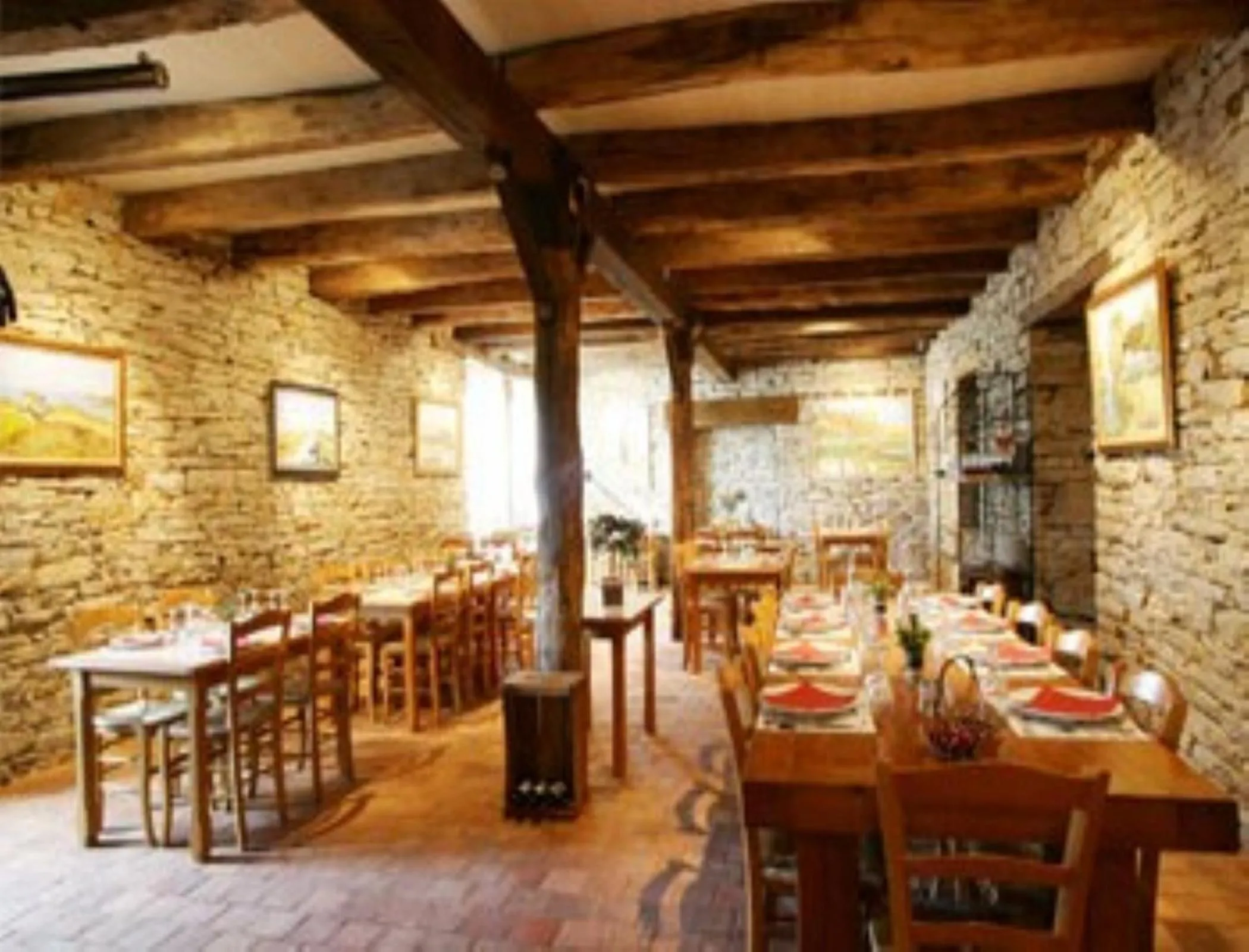 Restaurant/places to eat in Auberge Saint Hernin