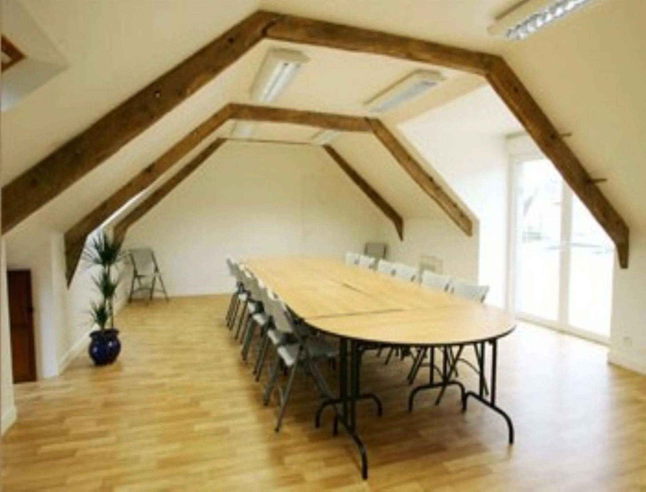 Business facilities in Auberge Saint Hernin