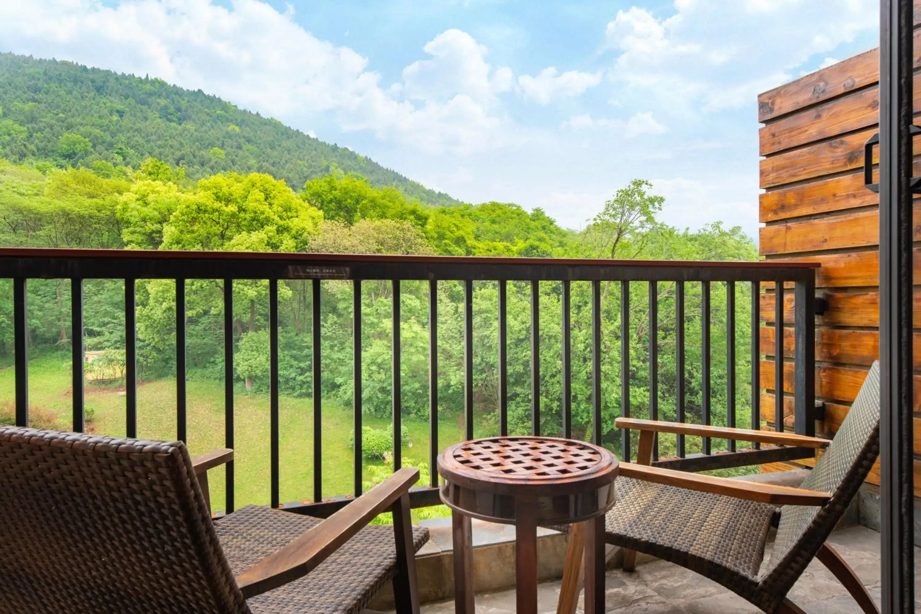 Mountain view in Holiday Inn Resort Chaohu Hot Spring by IHG Mountain view in Holiday Inn Resort Chaohu Hot Spring by IHG