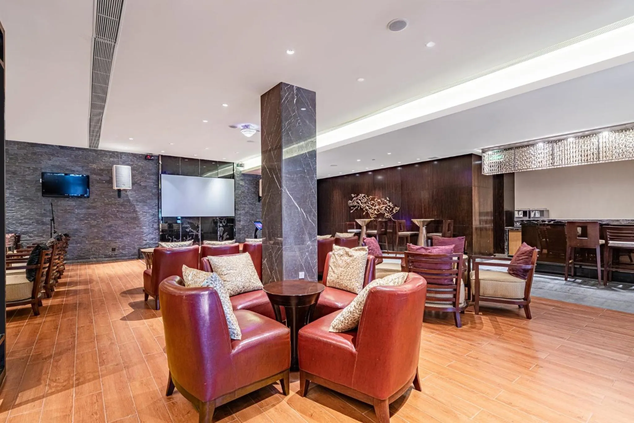 Lounge or bar in Holiday Inn Resort Chaohu Hot Spring by IHG