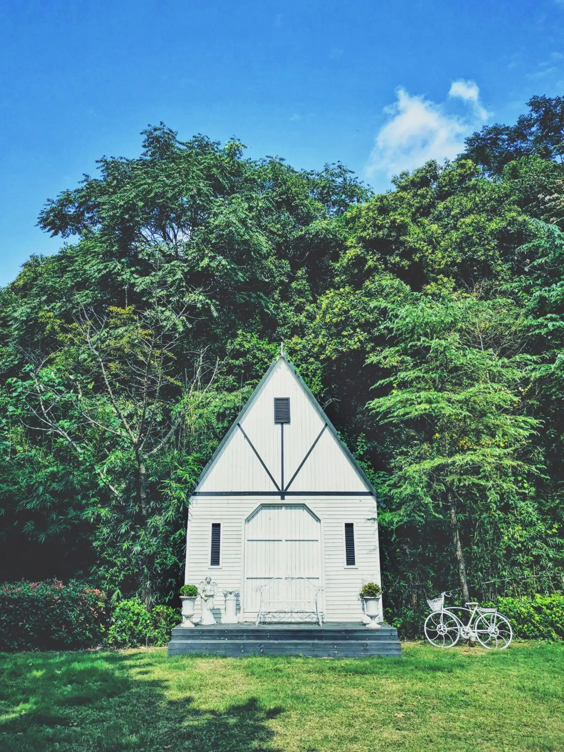 Property building in Holiday Inn Resort Chaohu Hot Spring by IHG Property building in Holiday Inn Resort Chaohu Hot Spring by IHG