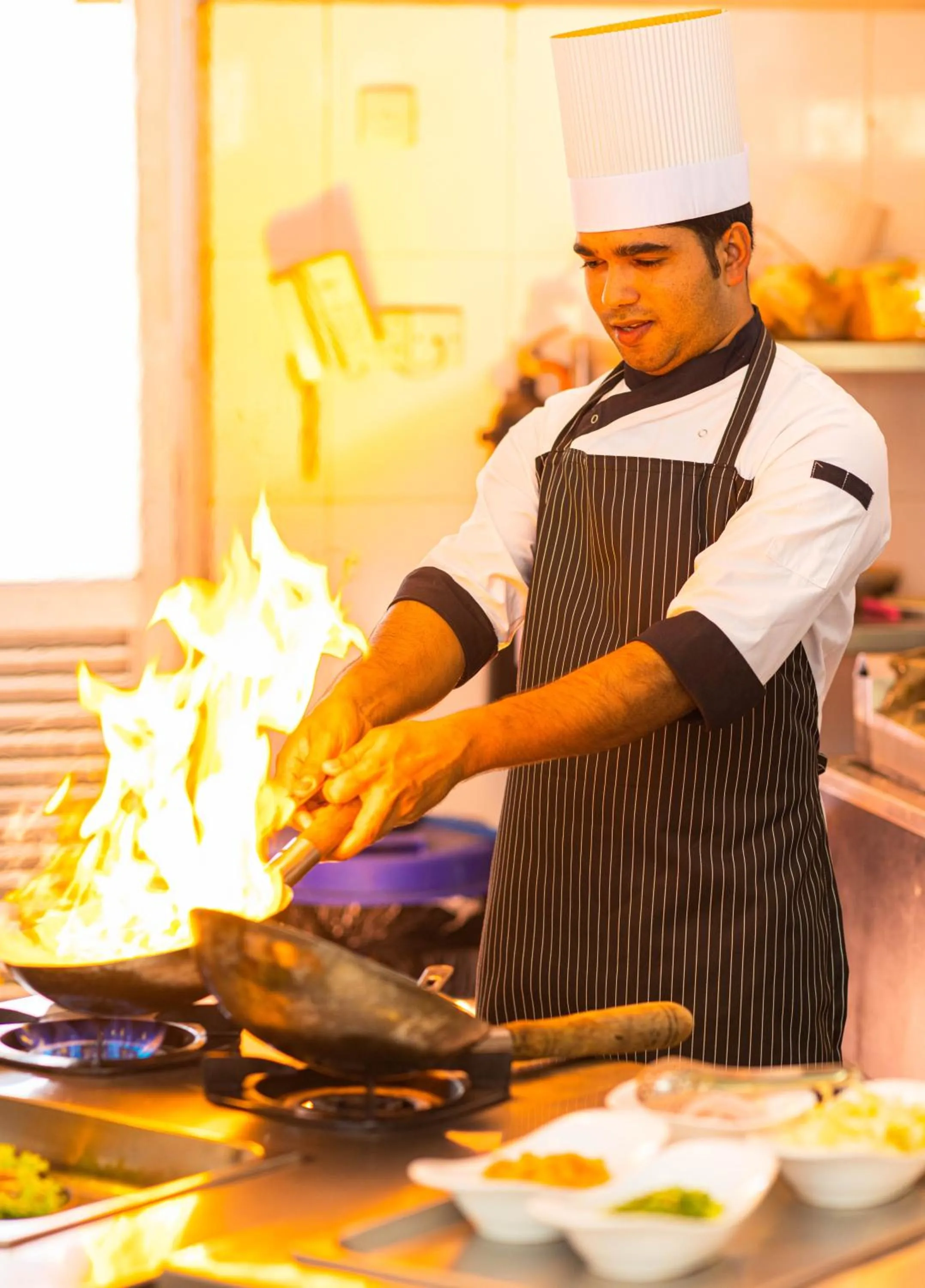 Restaurant/places to eat in Chaarya Resort & Spa