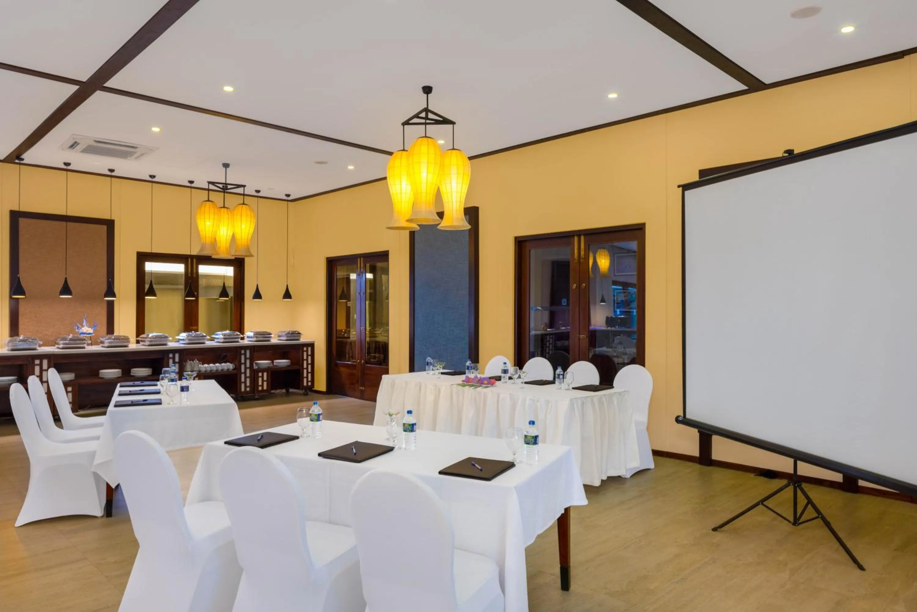 Meeting/conference room in Chaarya Resort & Spa