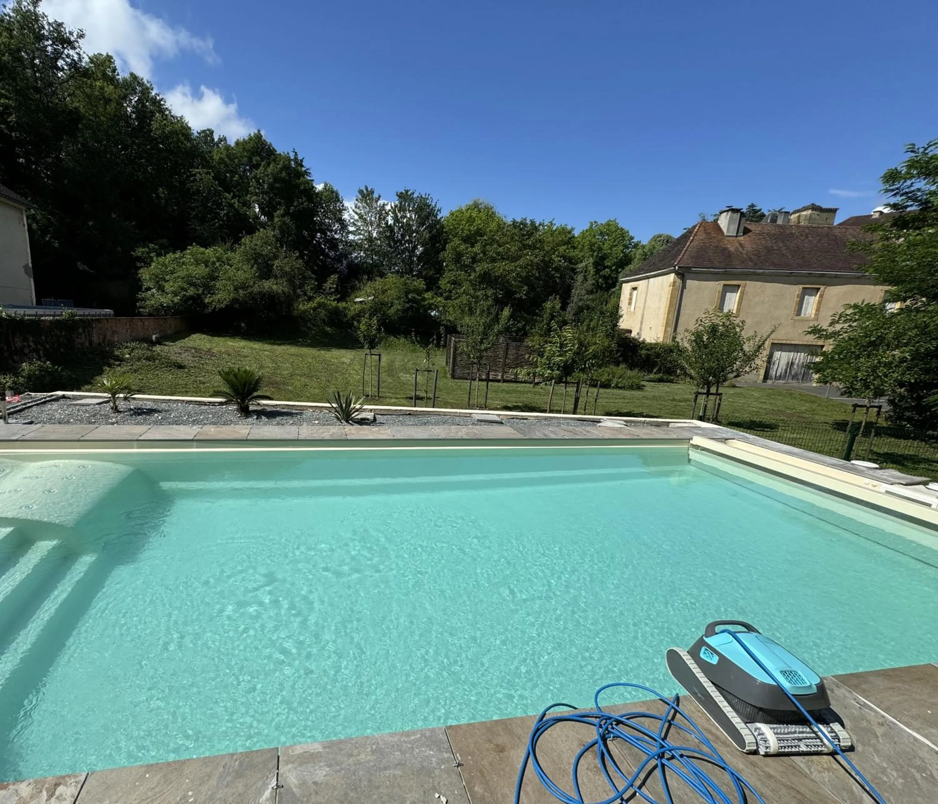 Swimming pool in Vue du Château d'Excideuil en chambres