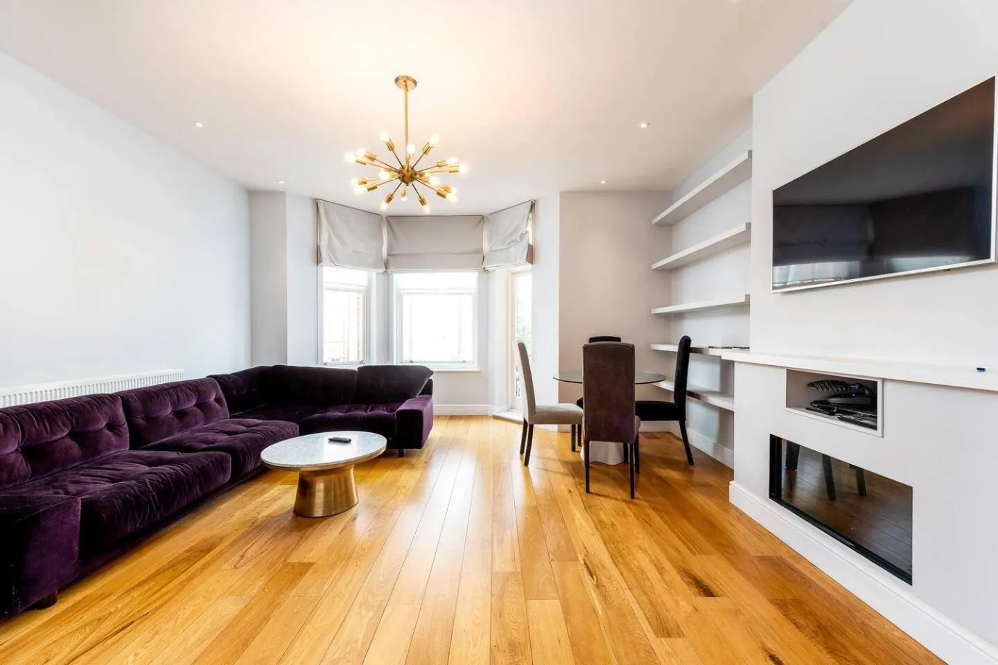 Living room in Beaufort Mansions , Chelsea