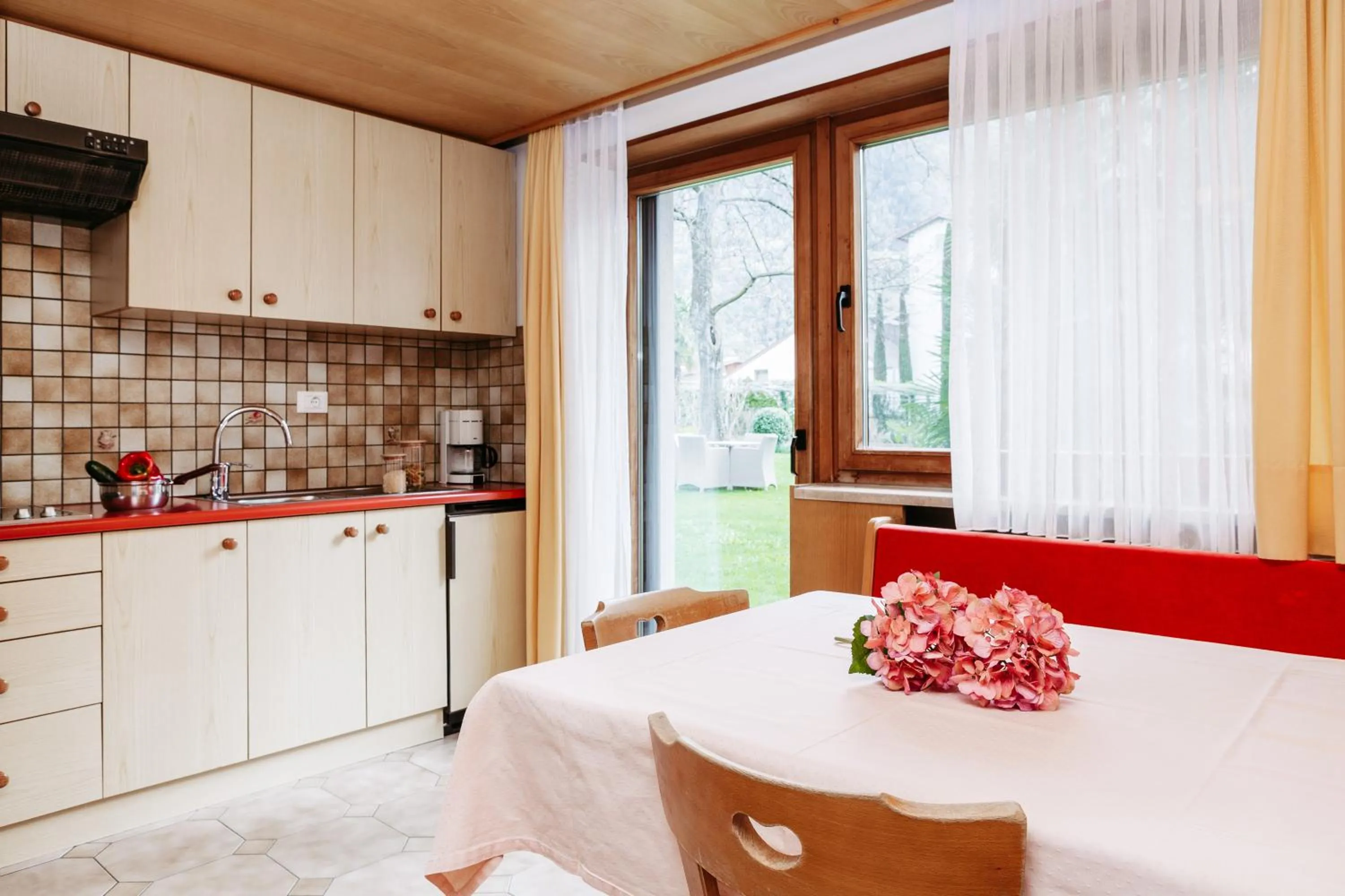 Kitchen or kitchenette in Apartm. & BB Ferienidylle Gstrein