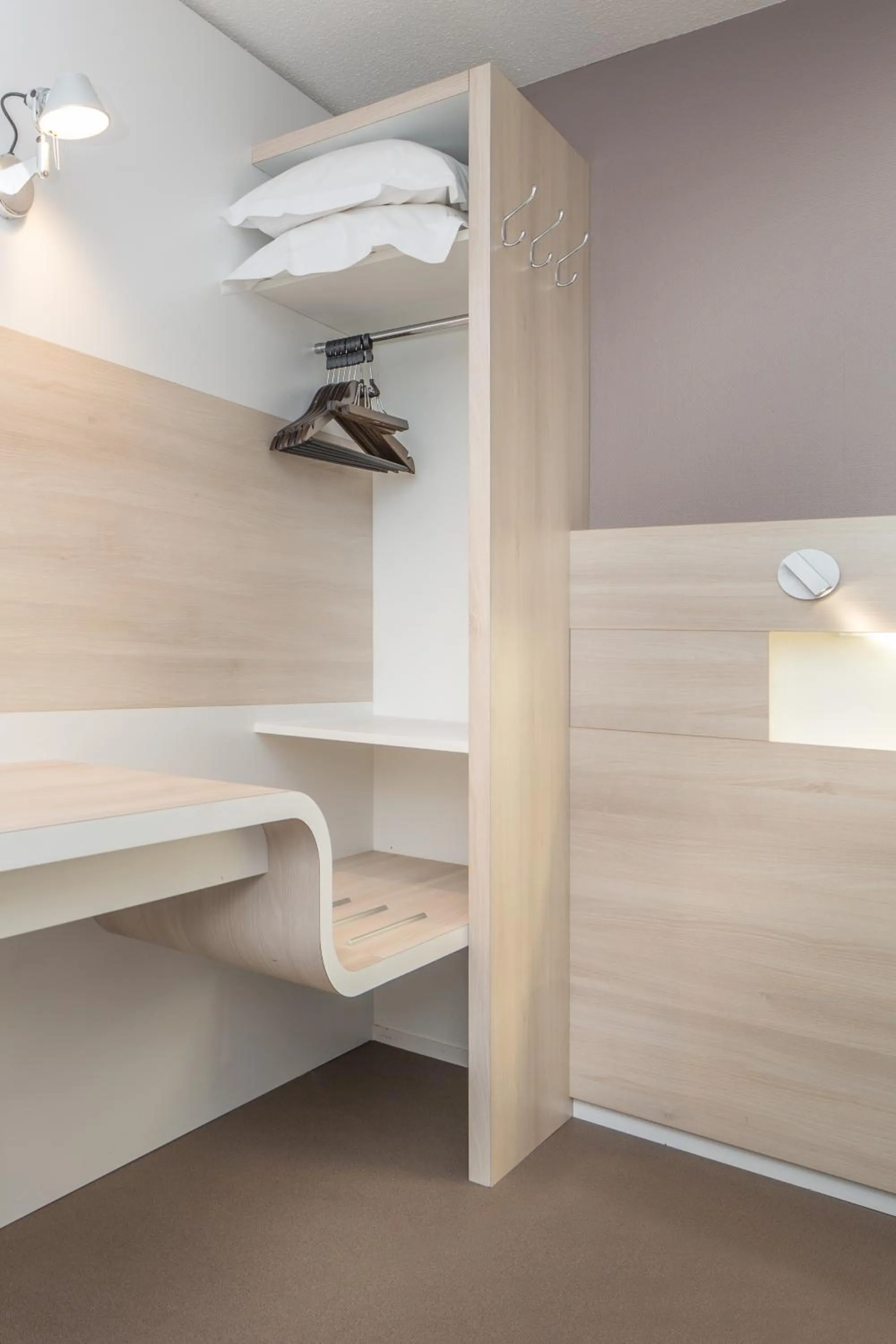 Decorative detail in Hotel Restaurant l'Eskemm St Brieuc-Trégueux