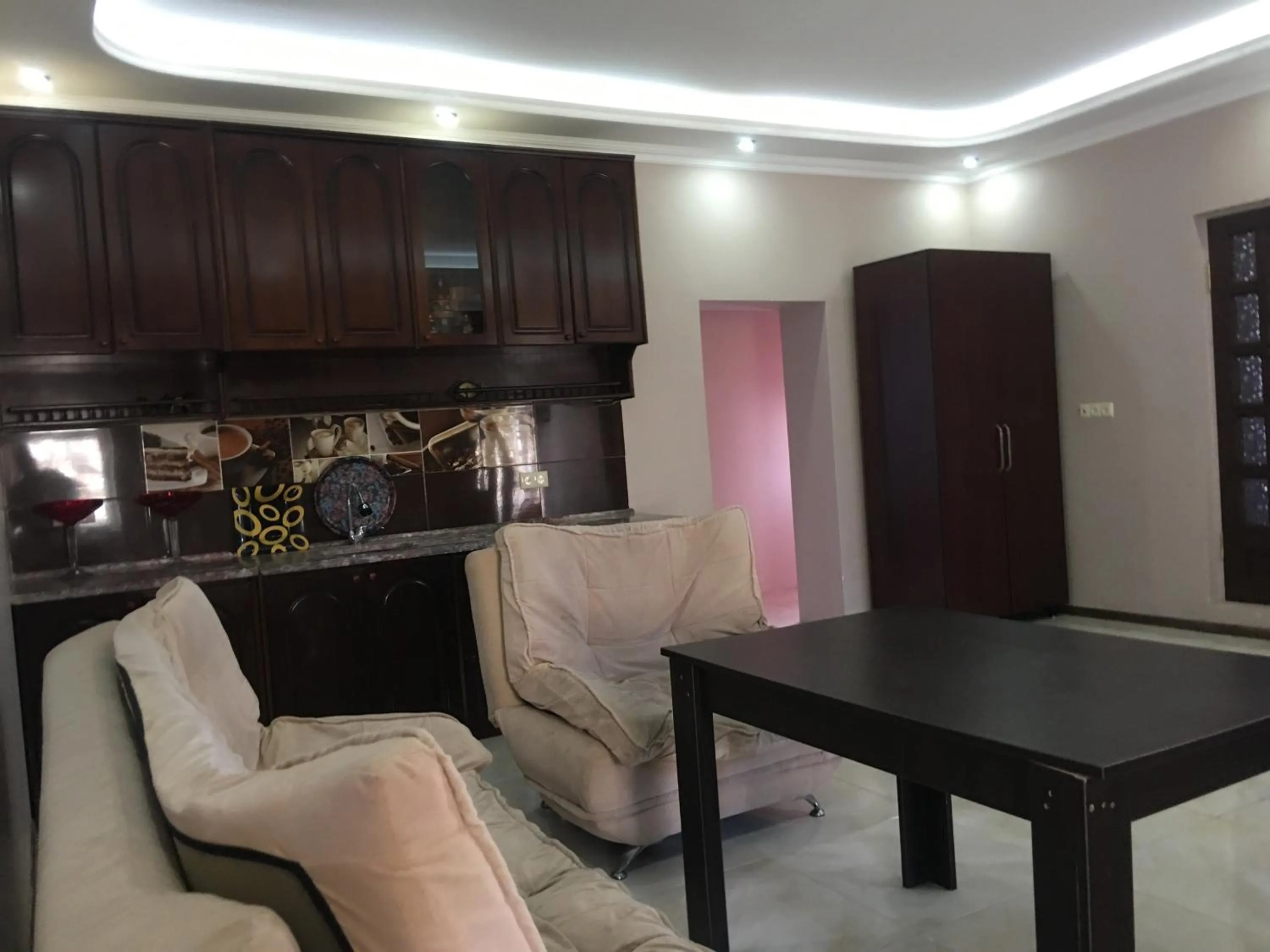 Communal lounge/ TV room in Green Cape Guest House