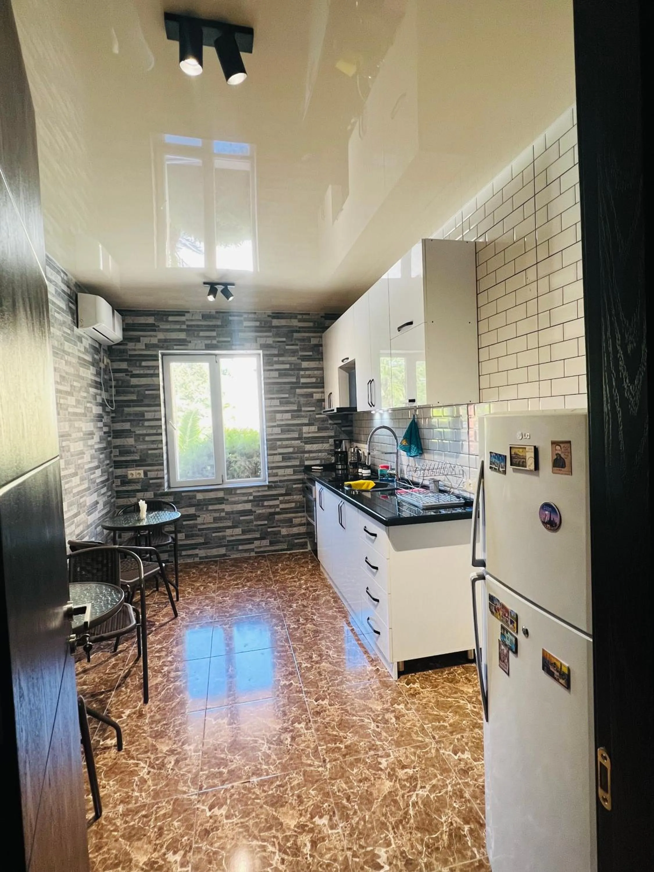Kitchen or kitchenette in Green Cape Guest House