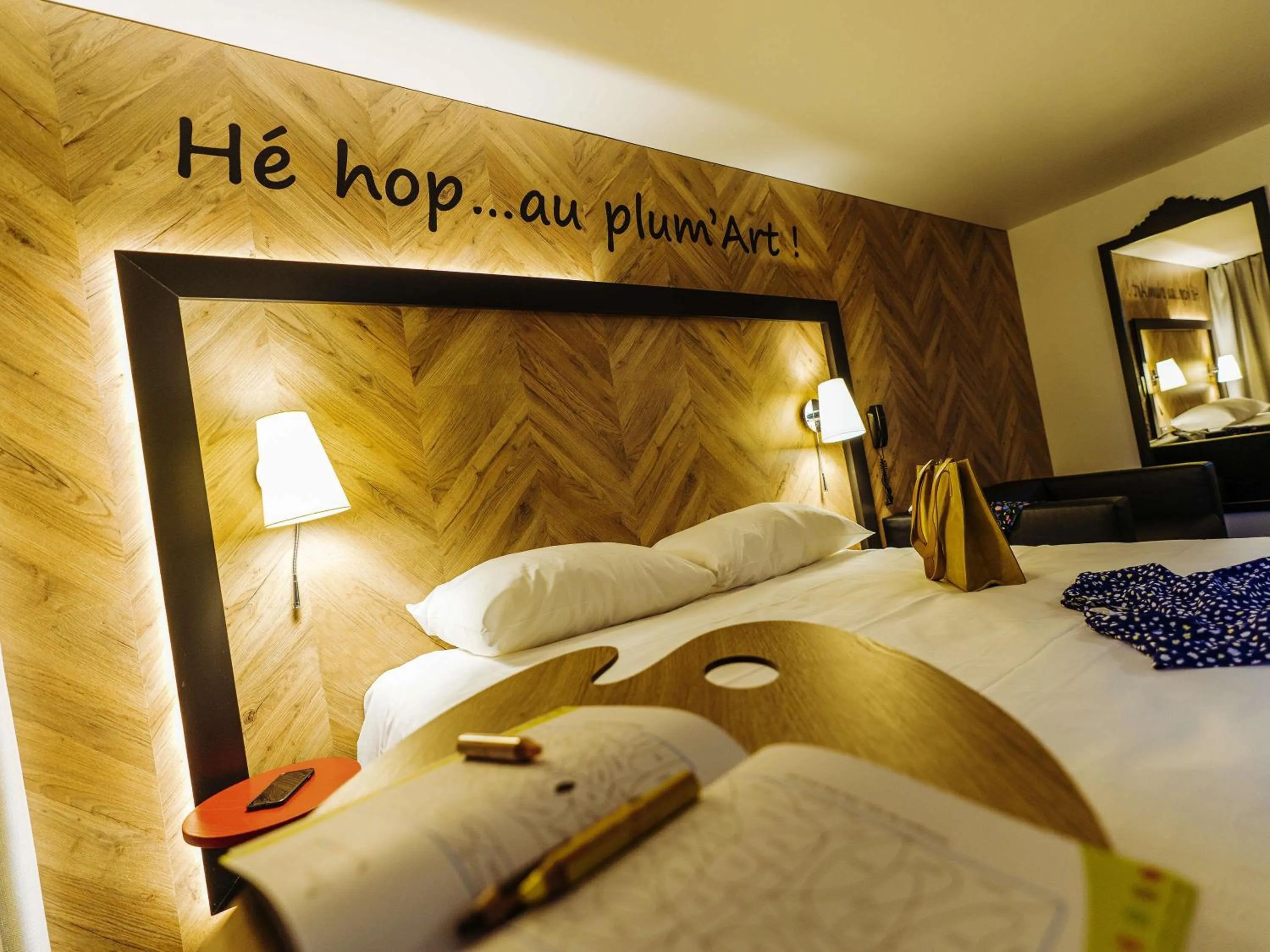 Bedroom, Bed in ibis Styles Douai Gare Gayant Expo