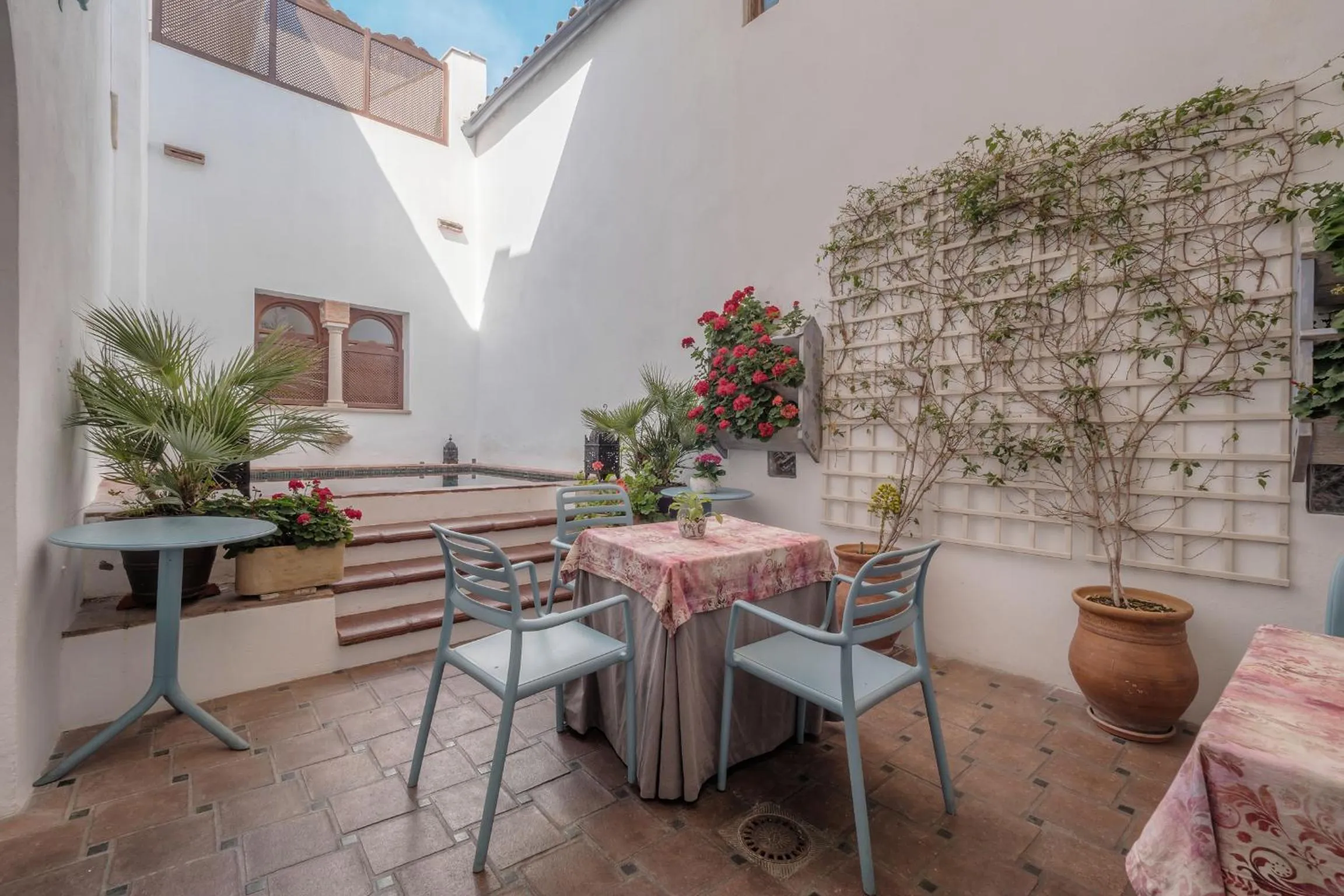 Patio in ApartaSuites Alberca Deluxe