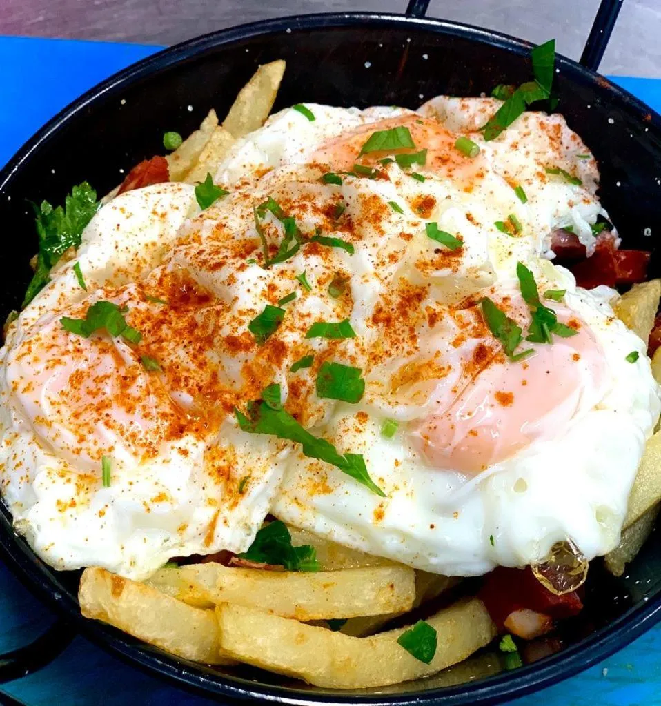 Food and drinks in Pensión Amparo Las Hayas