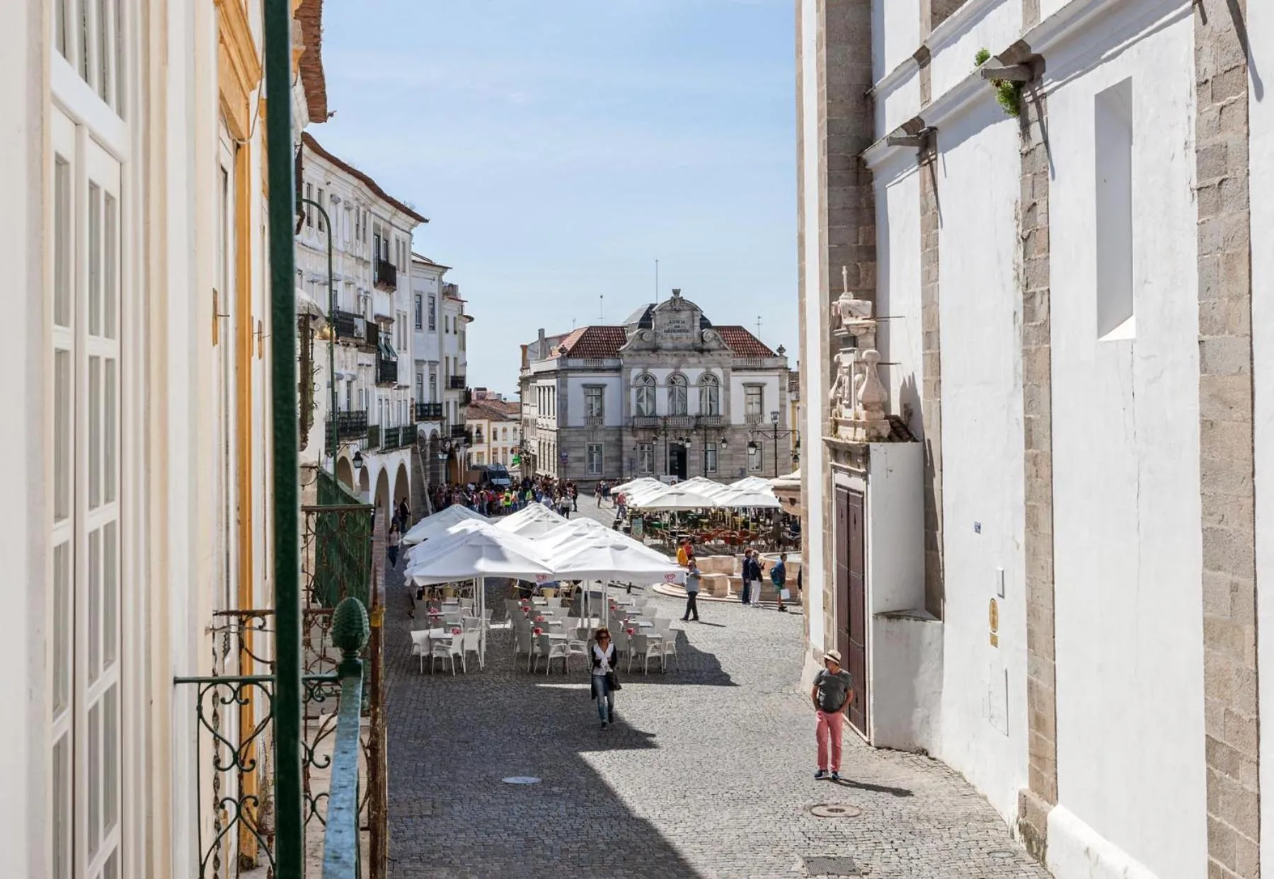 Casa das Arcadas, free Garage - Praça de Giraldo