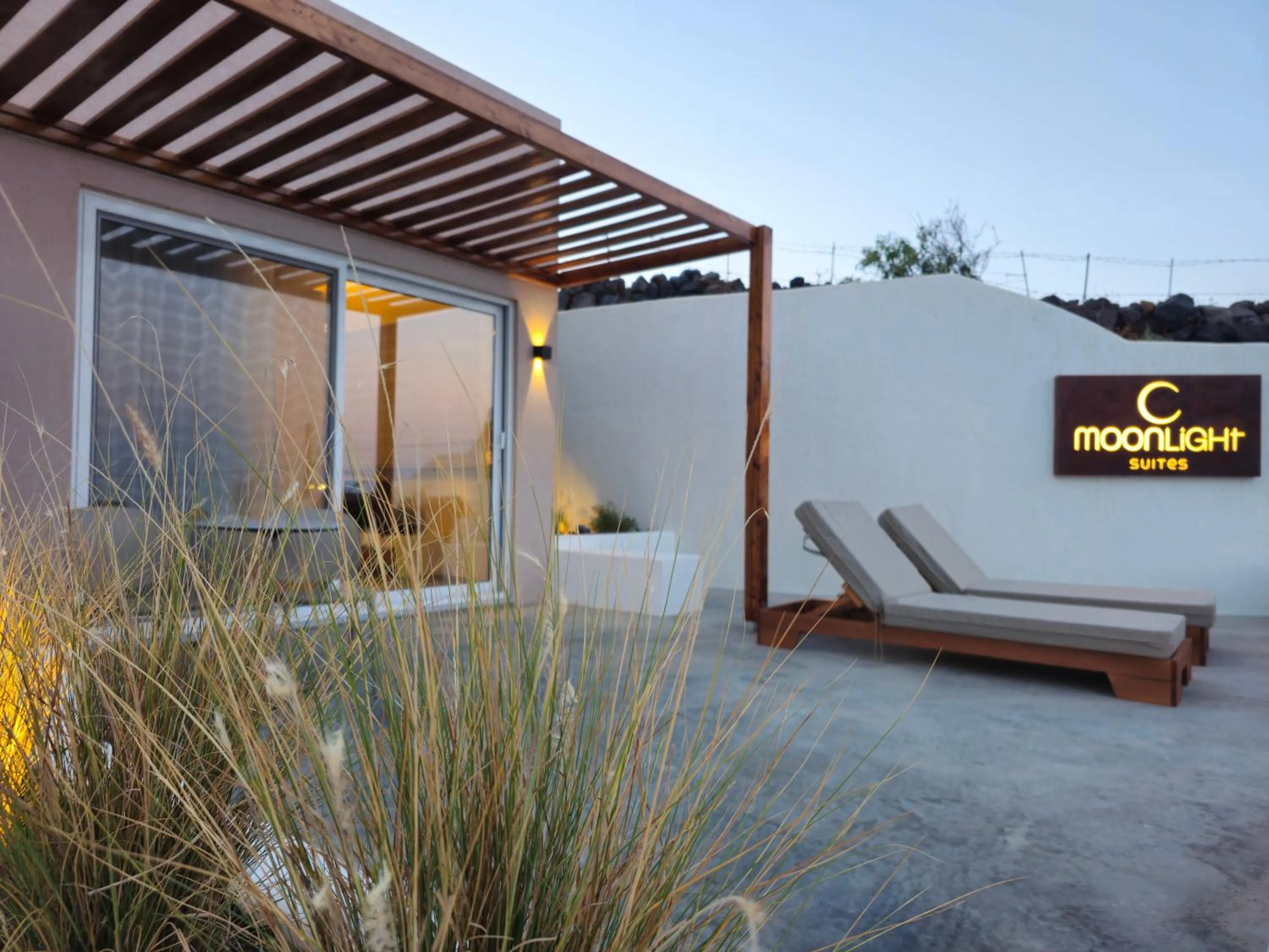 Property building in Moonlight Apartments & Suites