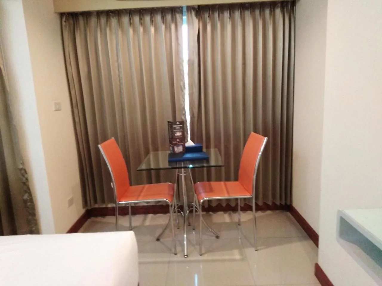 Seating area in Taragrand Donmuang Airport Hotel