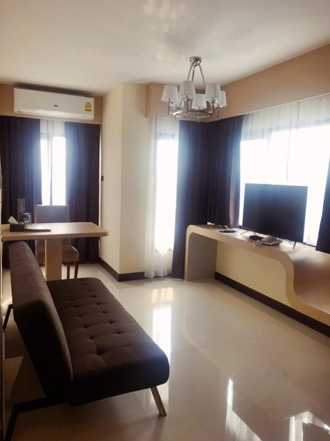 Seating area in Taragrand Donmuang Airport Hotel