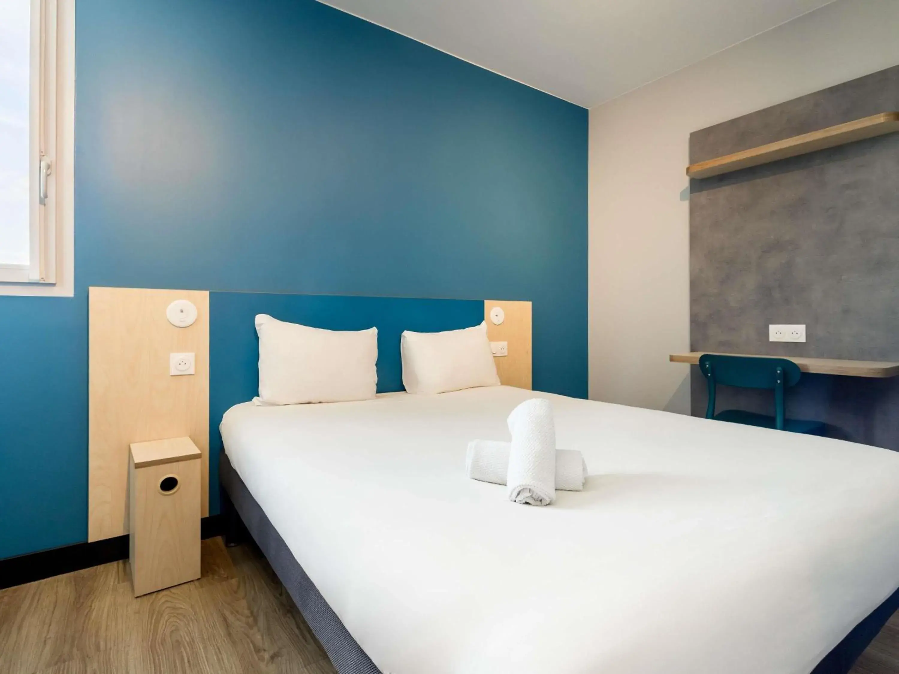 Bedroom, Bed in ibis budget Nanterre la Defense Bedroom, Bed in ibis budget Nanterre la Defense