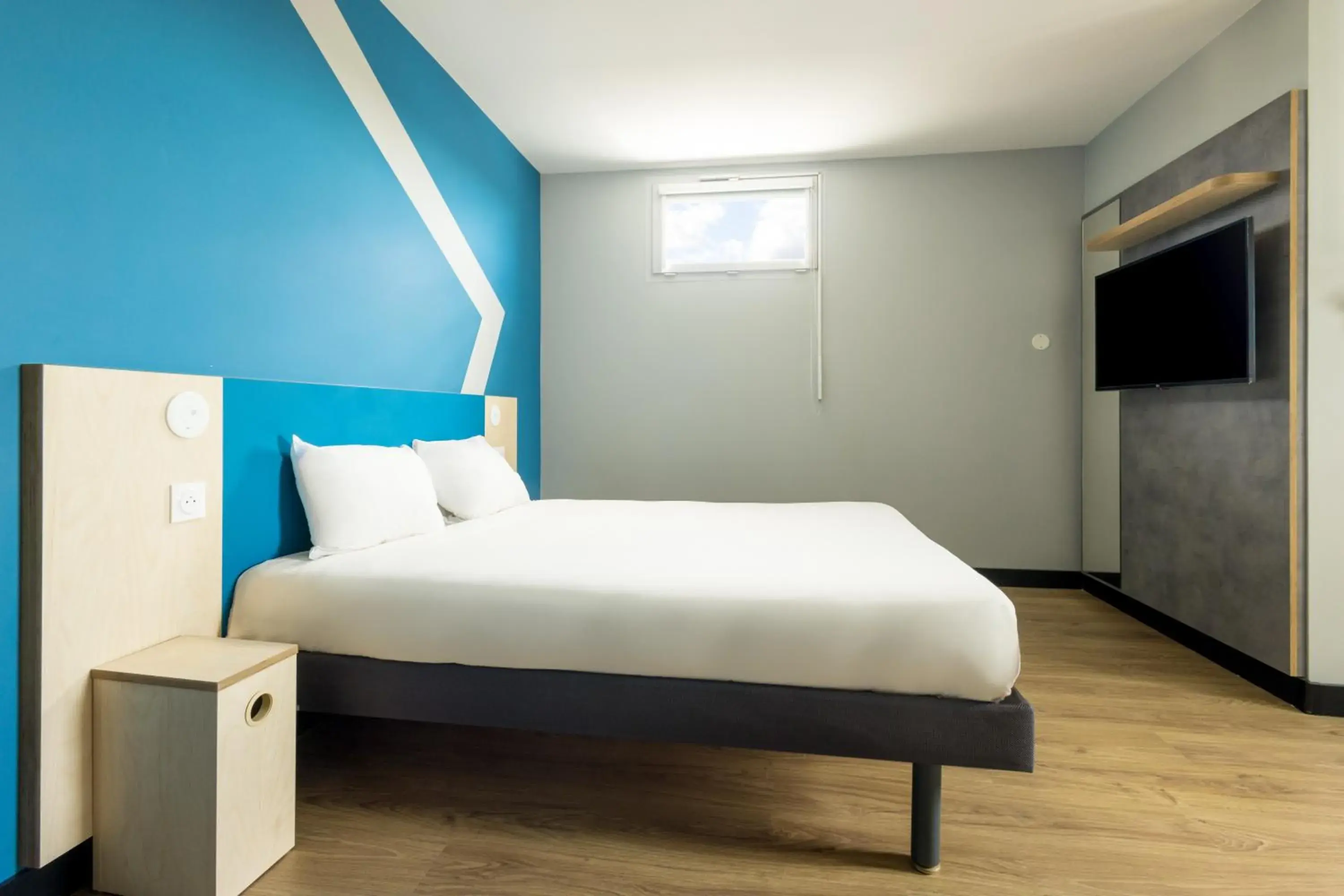 Bedroom, Bed in ibis budget Nanterre la défense - Hôtel rénové