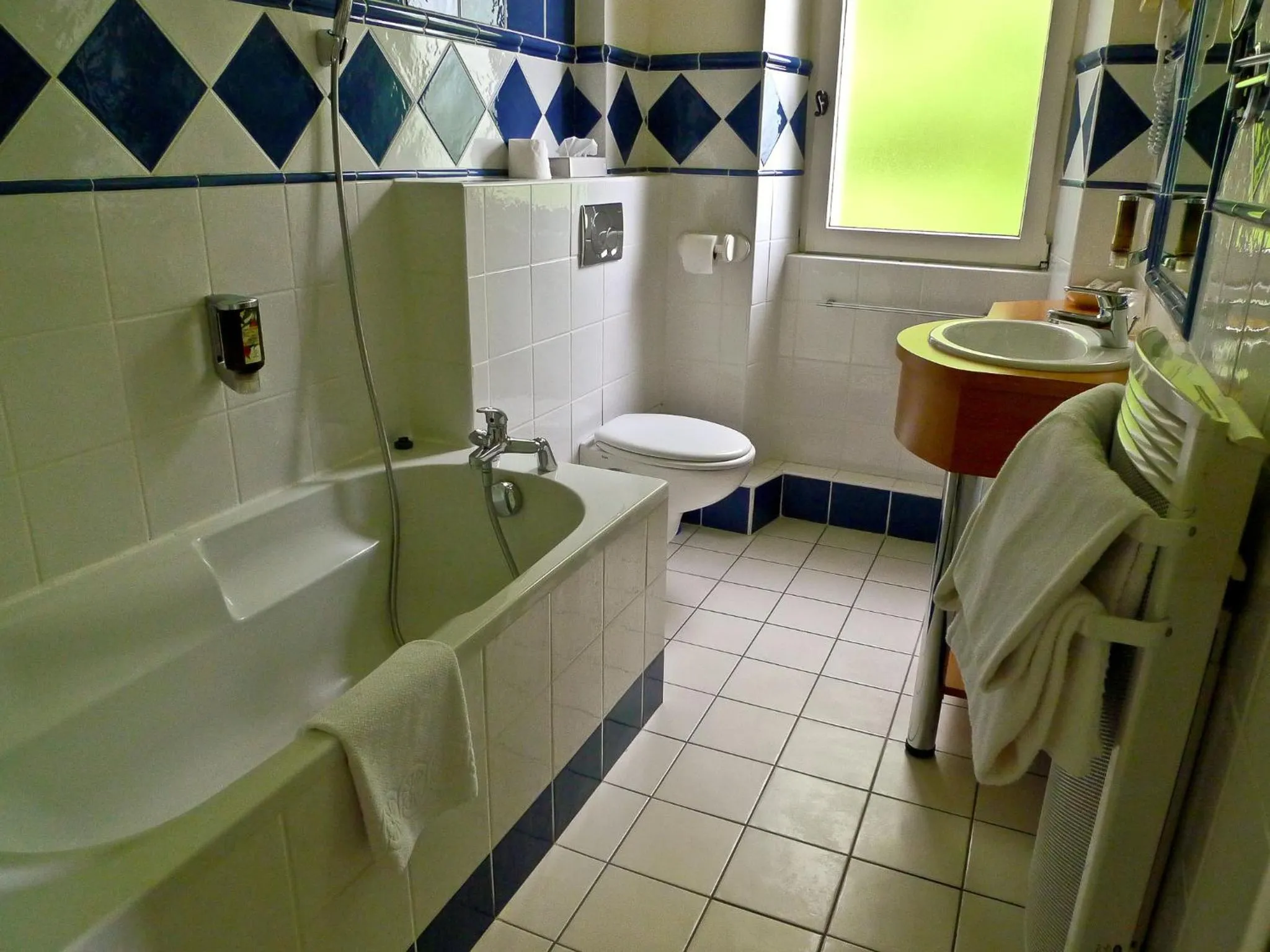 Bathroom in Hotel des Marquisats