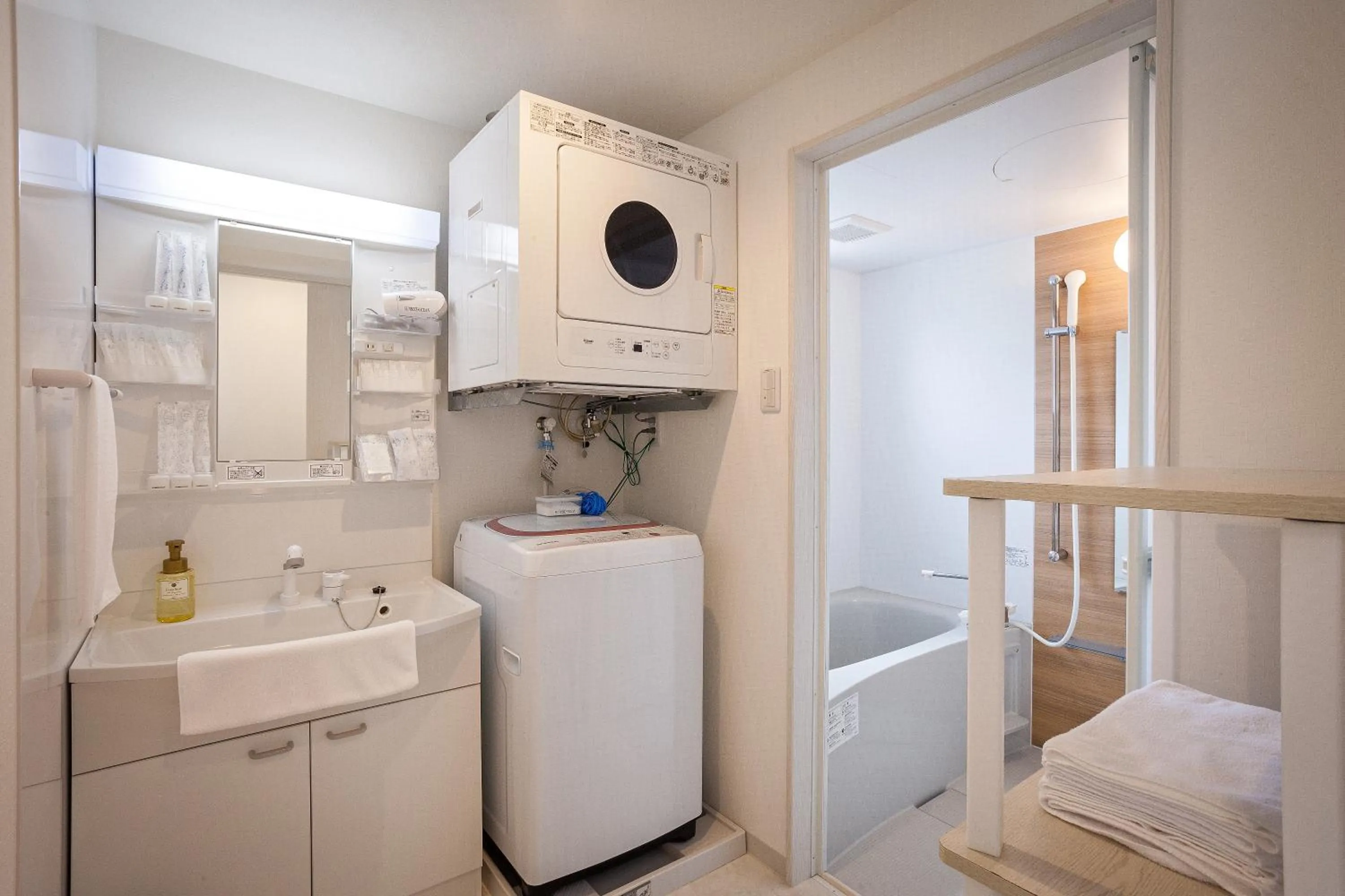 Bathroom, Bed in Yonabaru Hotel SUNRIZE OCEAN