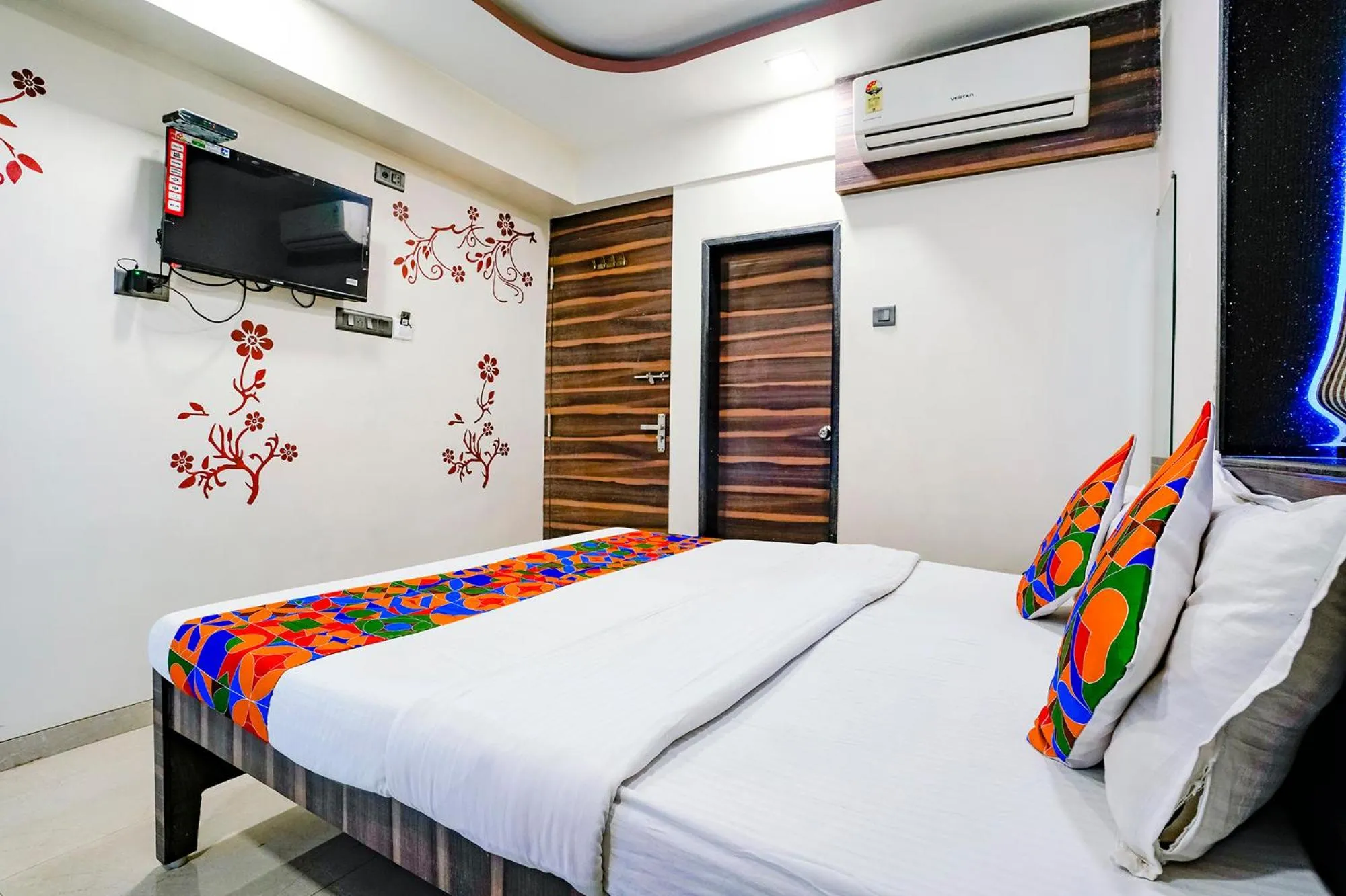 Bedroom, Bed in Hotel O Shalimar