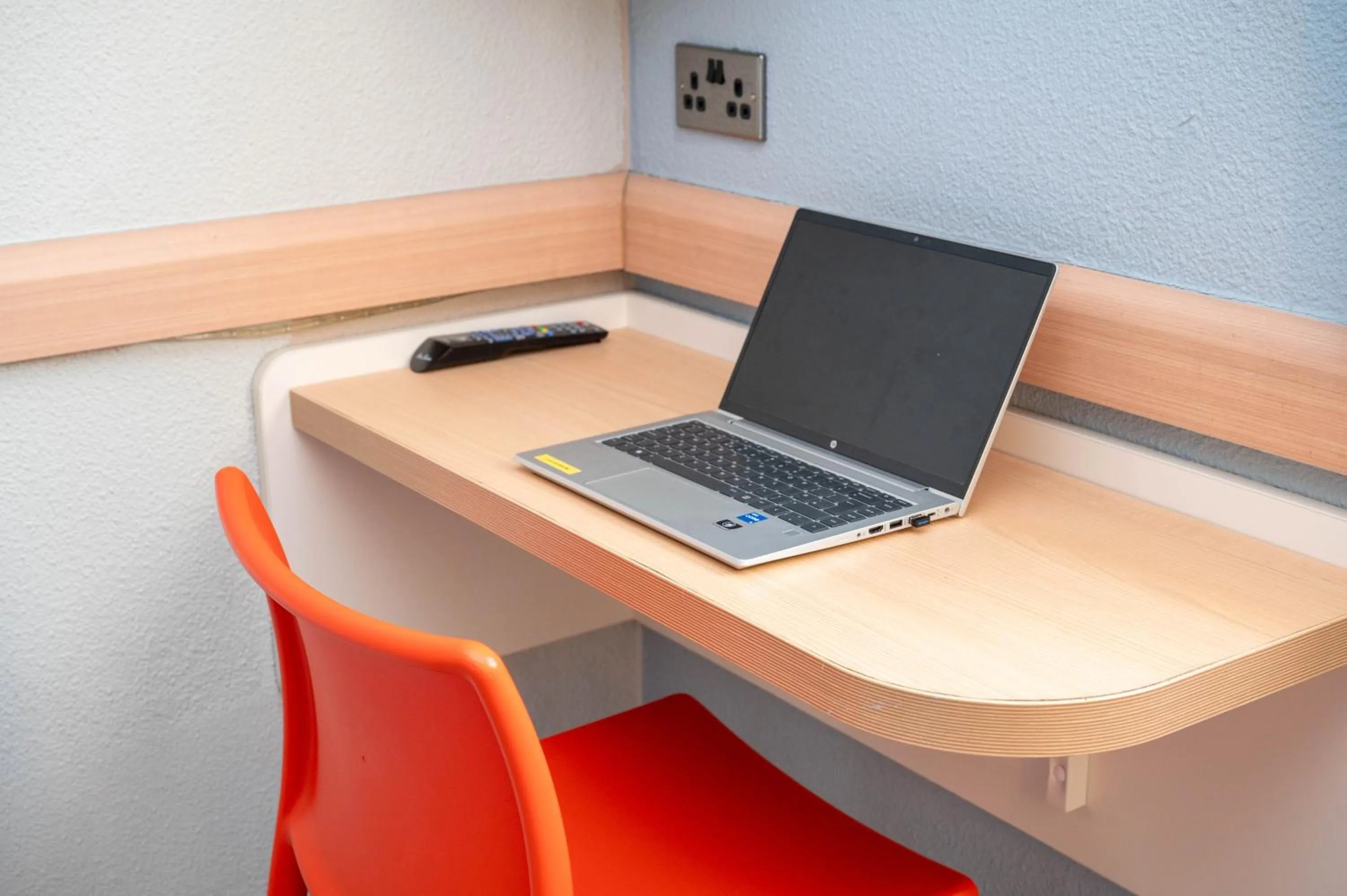 Bedroom in ibis budget London Barking