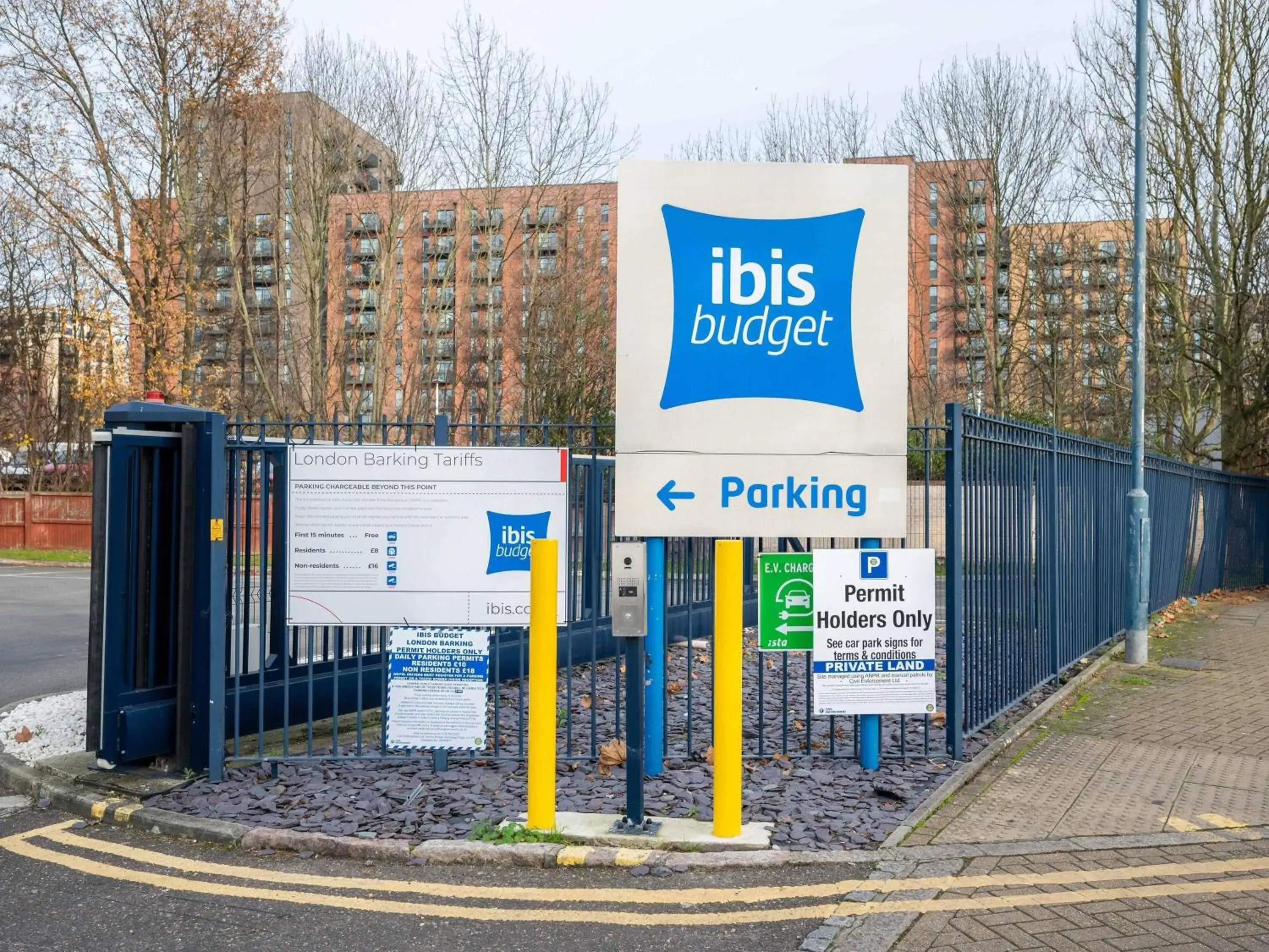 Property building in ibis budget London Barking Property building in ibis budget London Barking
